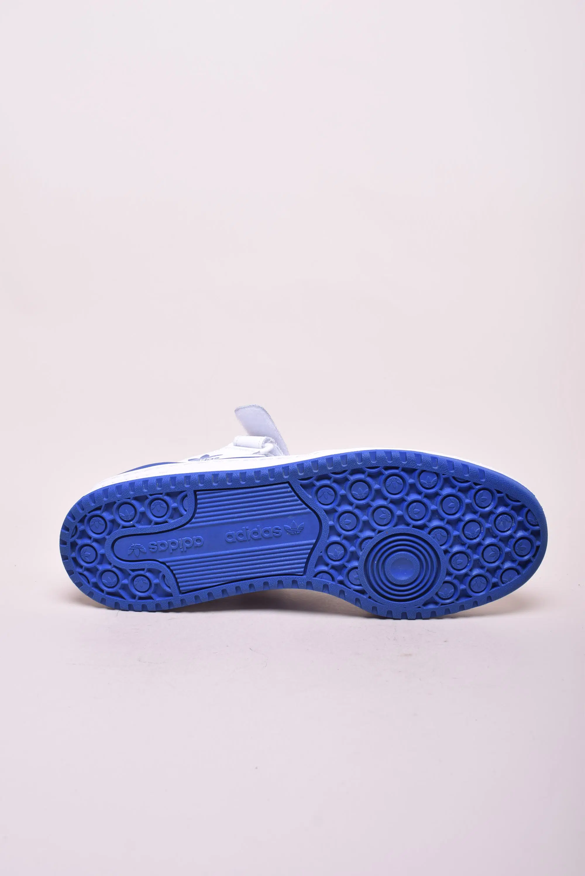 Sneakers barbati Forum Low [1]