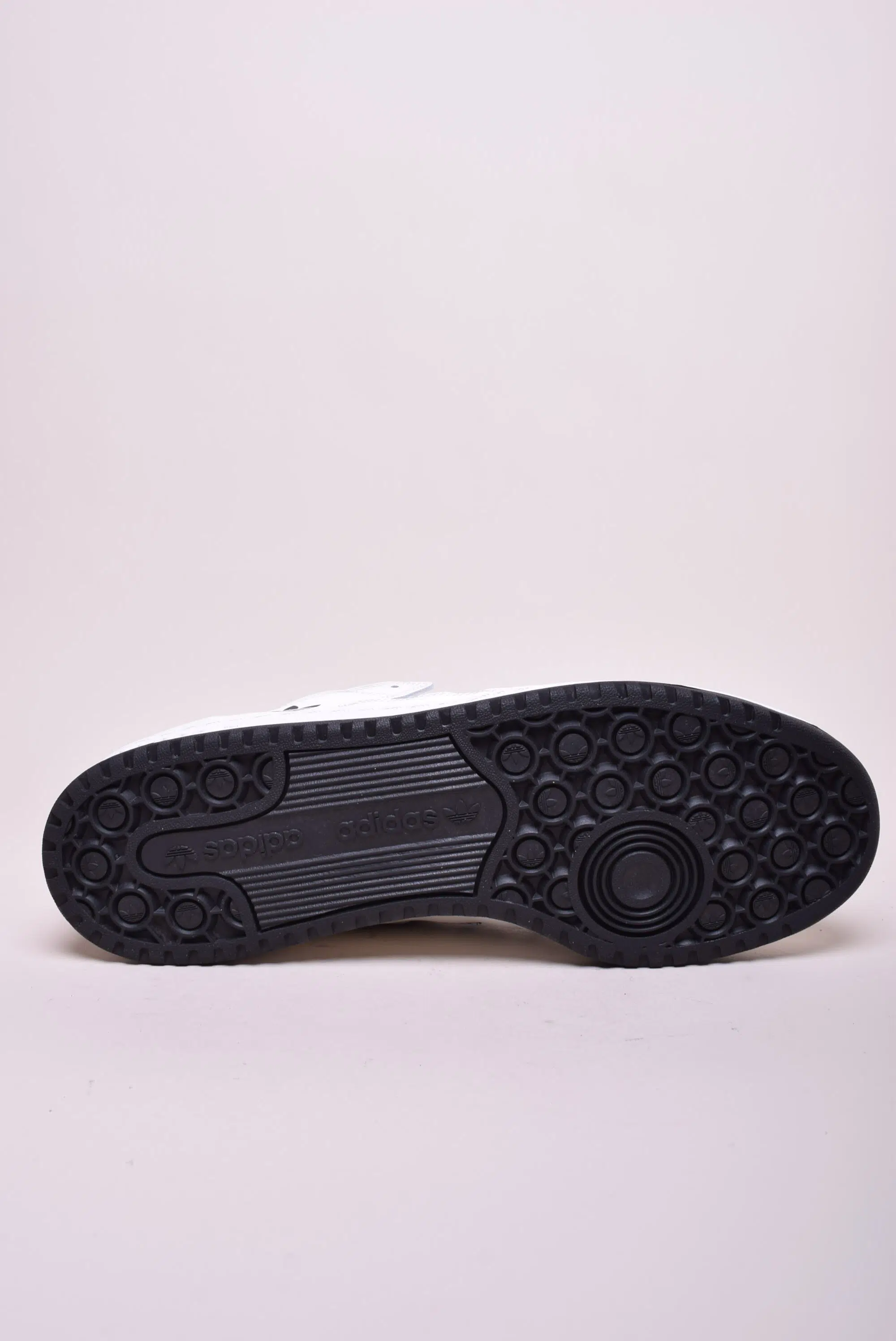 Sneakers barbati Forum Low [1]