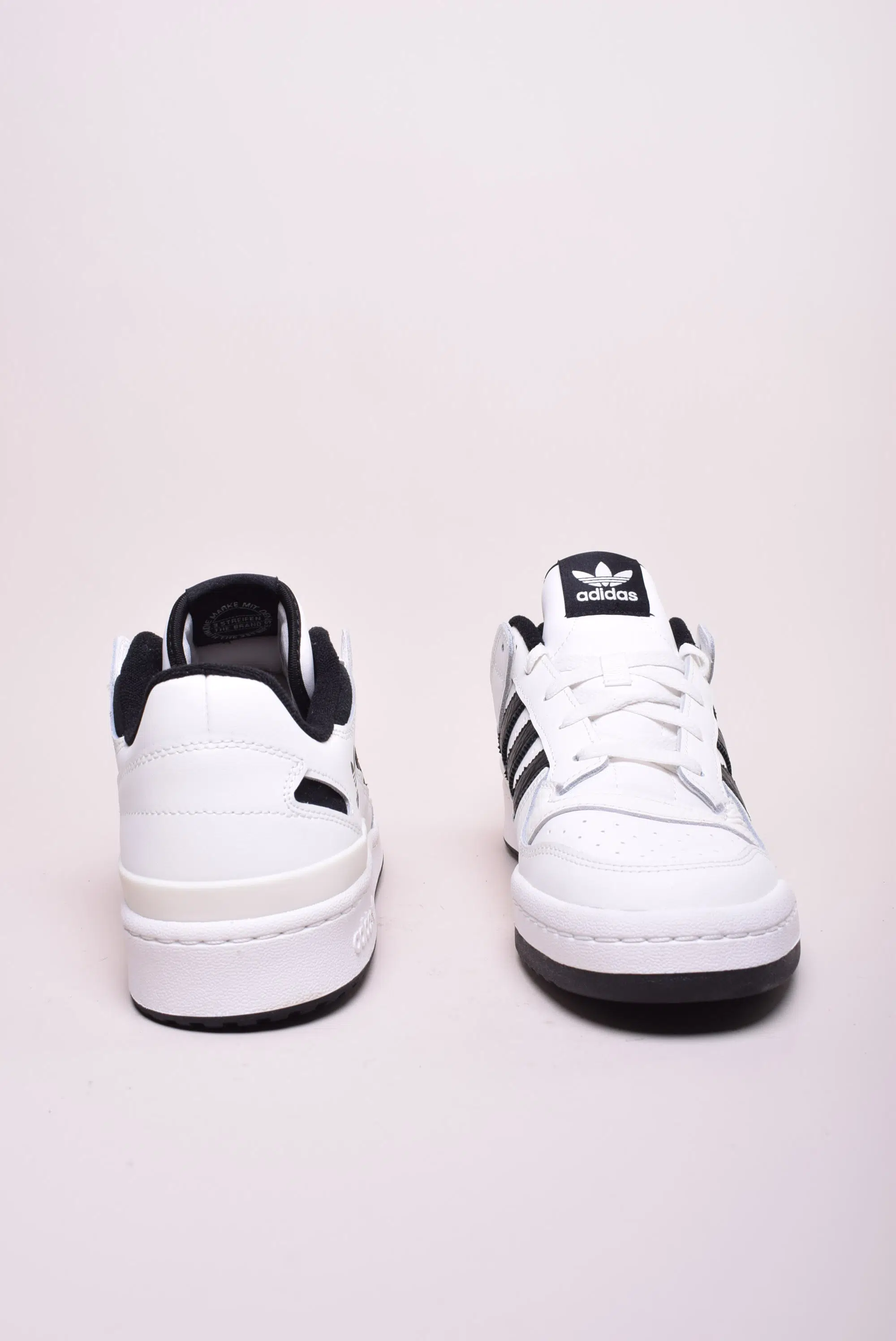 Sneakers barbati Forum Low [2]