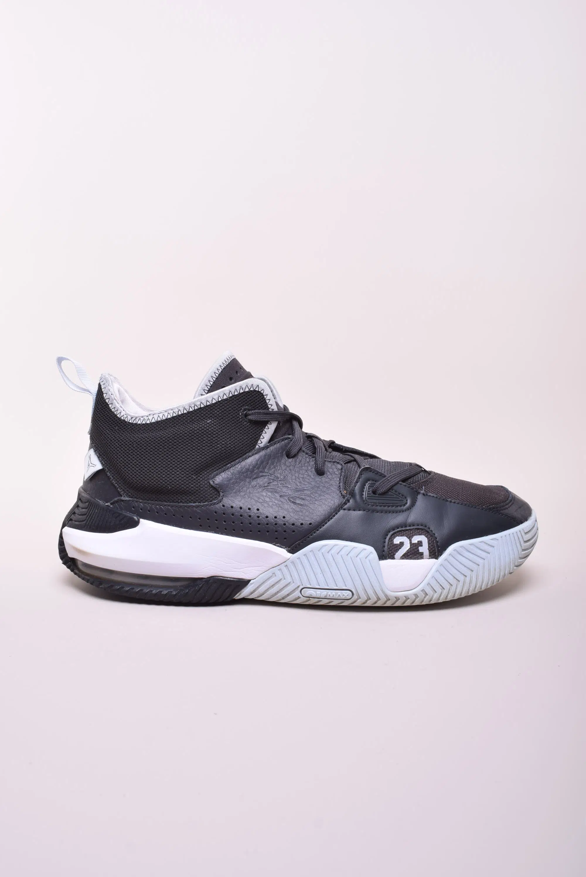 Sneakers barbati Jordan Stay Loyal 2 [0]