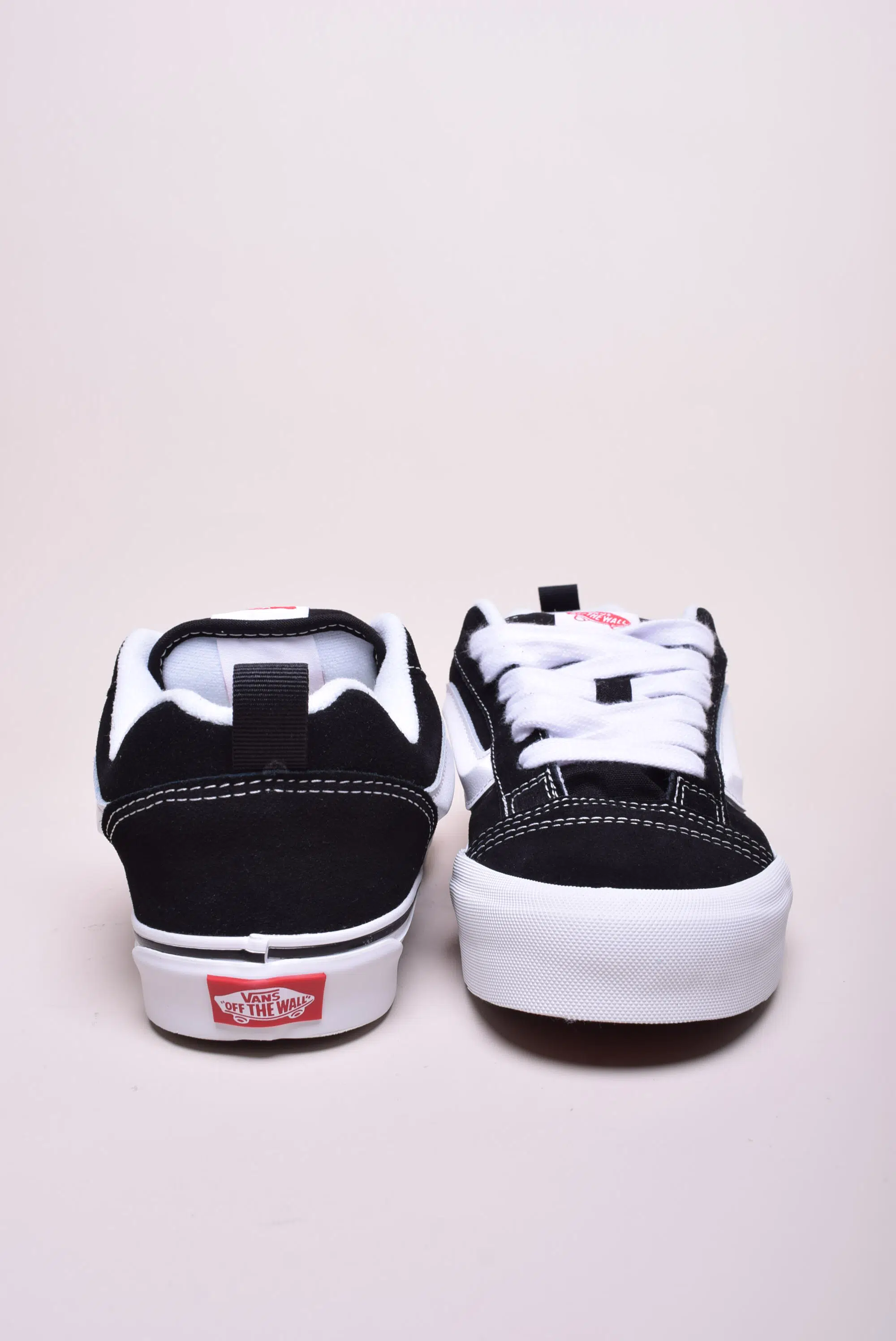 Sneakers barbati Knu Skool [2]