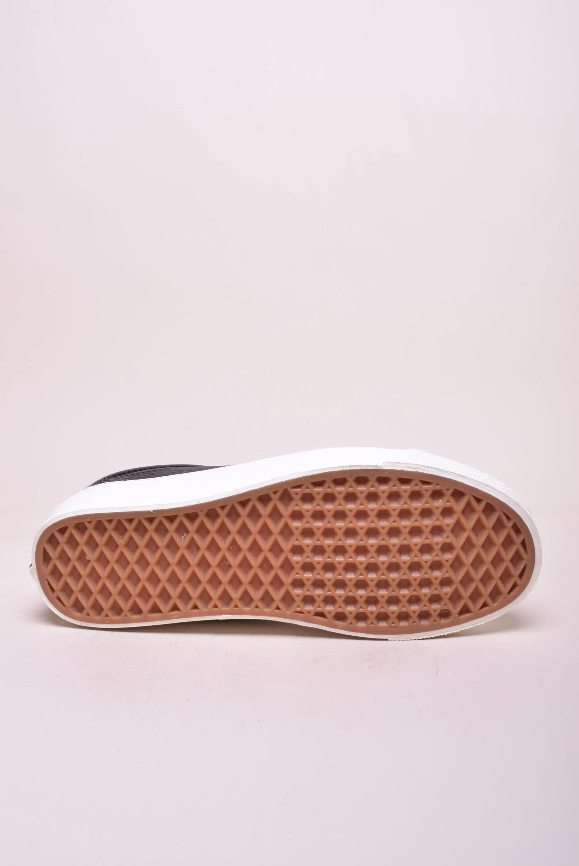 Sneakers barbati Old Skool Lux [1]