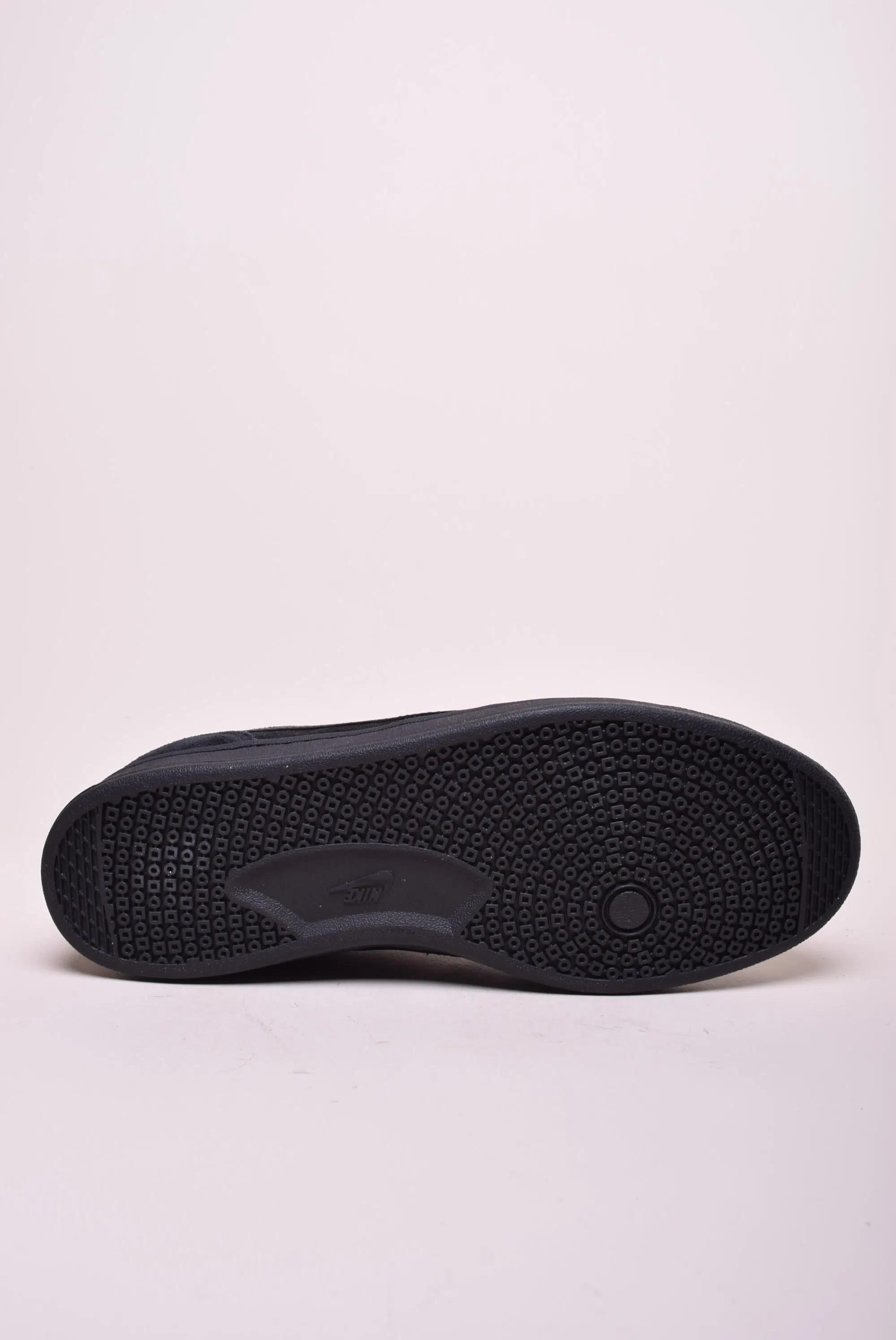 Sneakers barbati SB FC Classic [1]