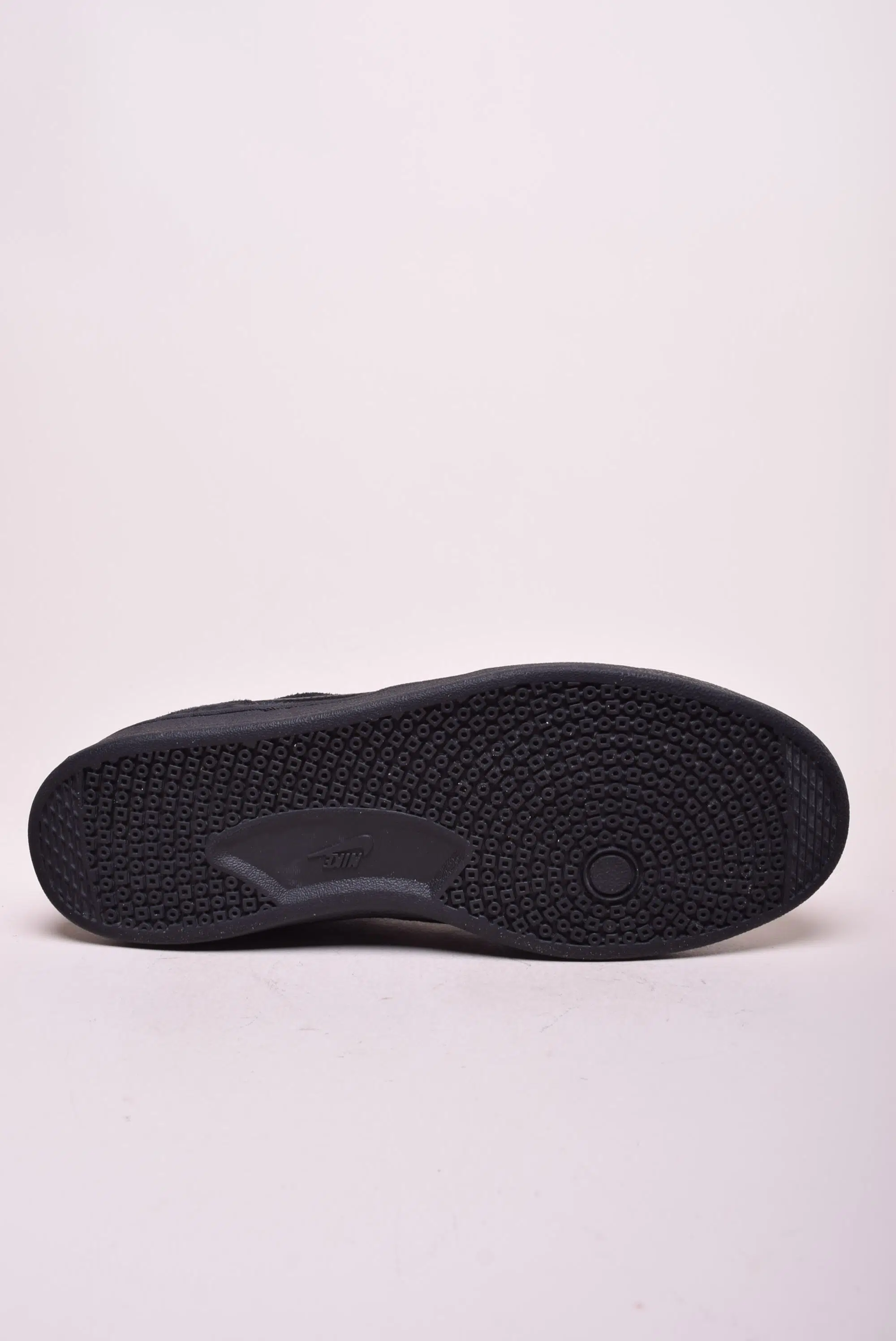 Sneakers barbati SB FC Classic [1]