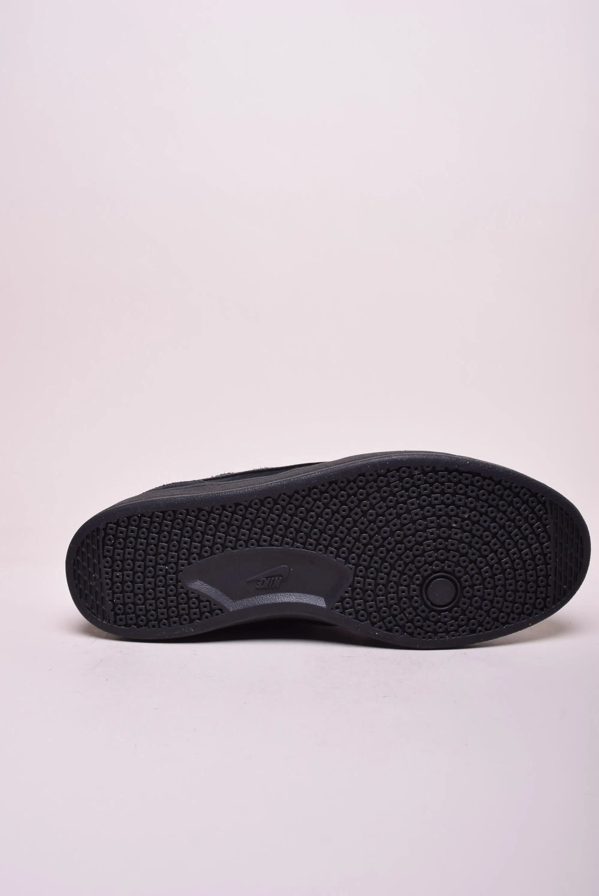 Sneakers barbati SB FC Classic [1]