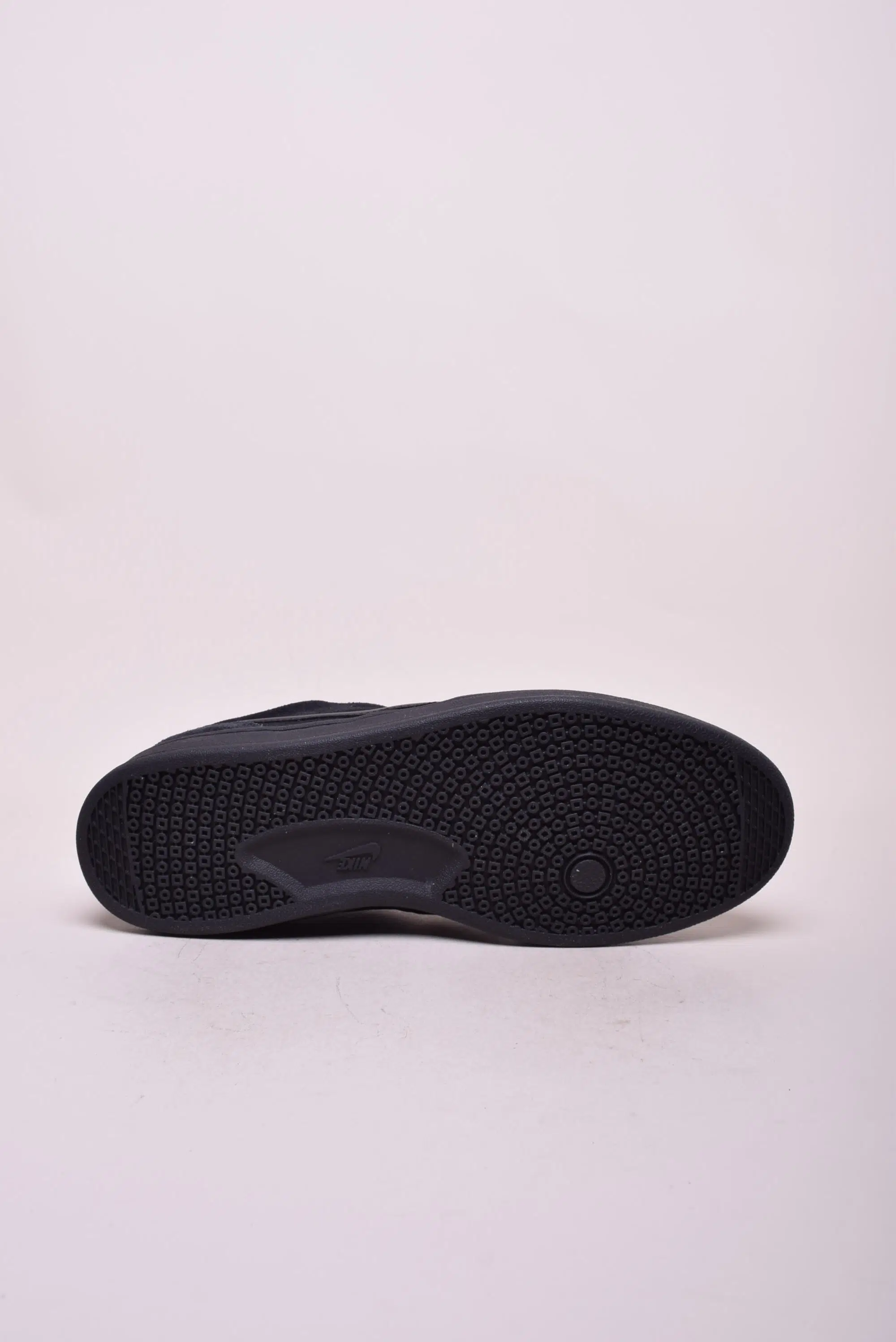 Sneakers barbati SB FC Classic [1]