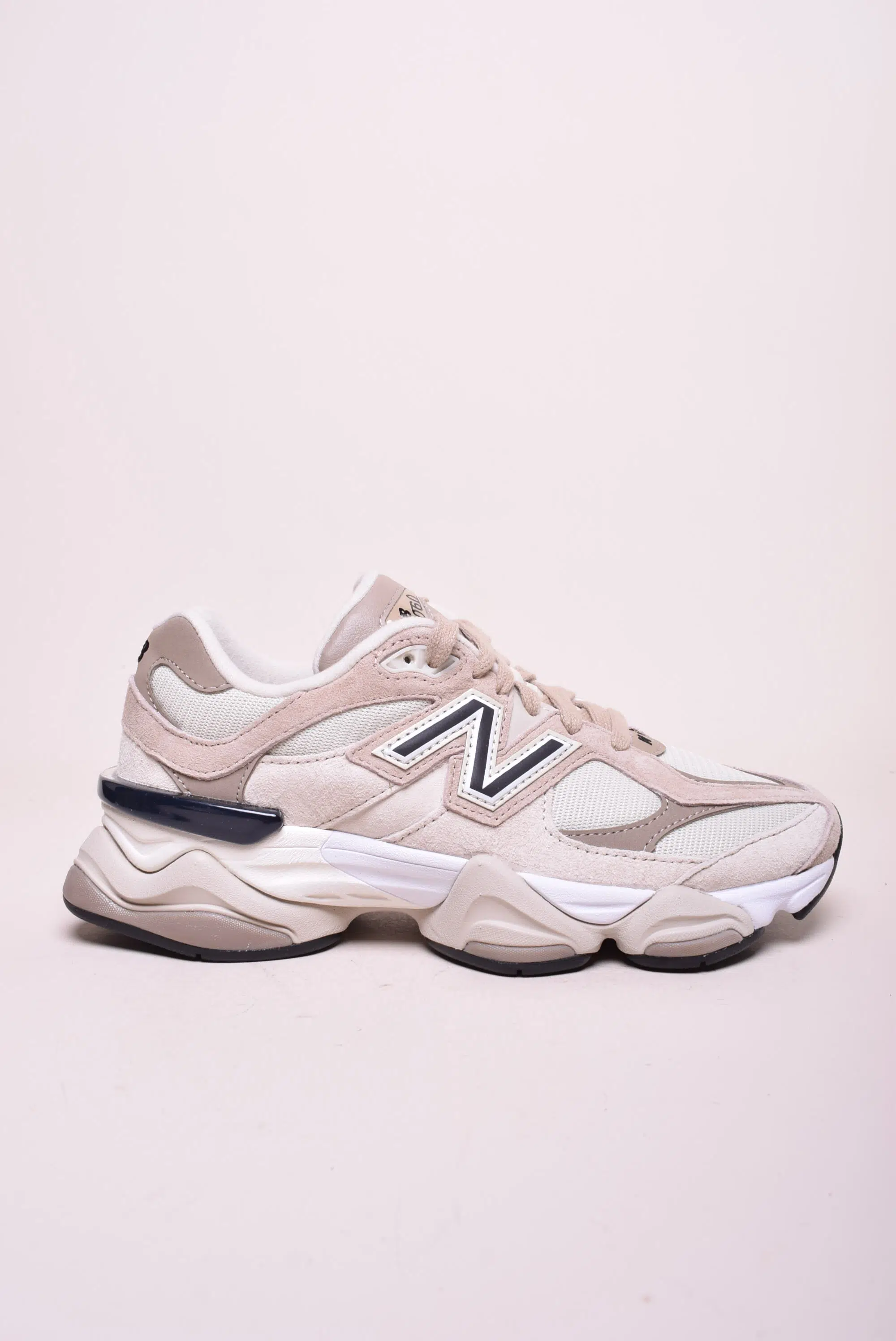 Sneakers dama 9060 [0]