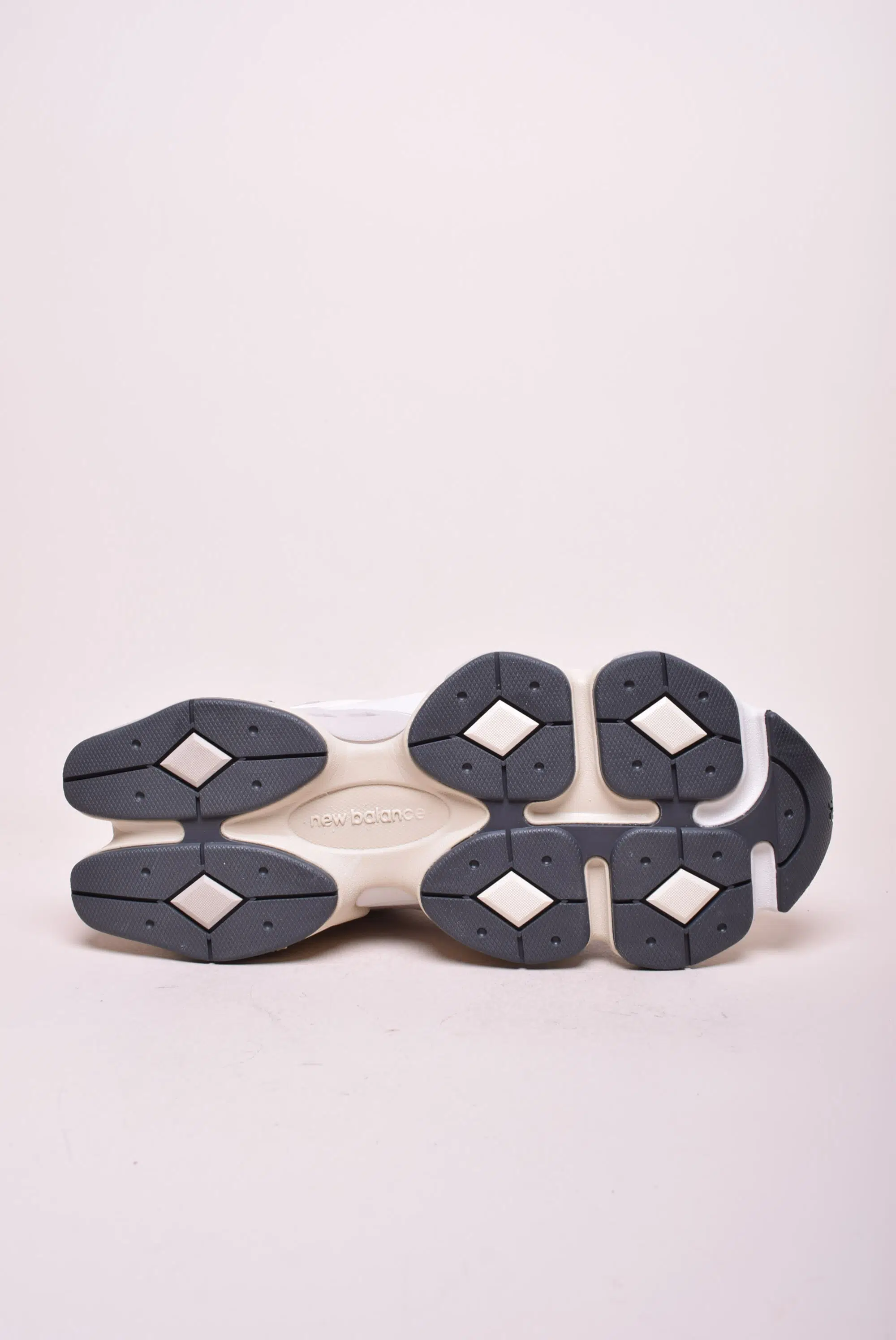 Sneakers dama 9060 [1]