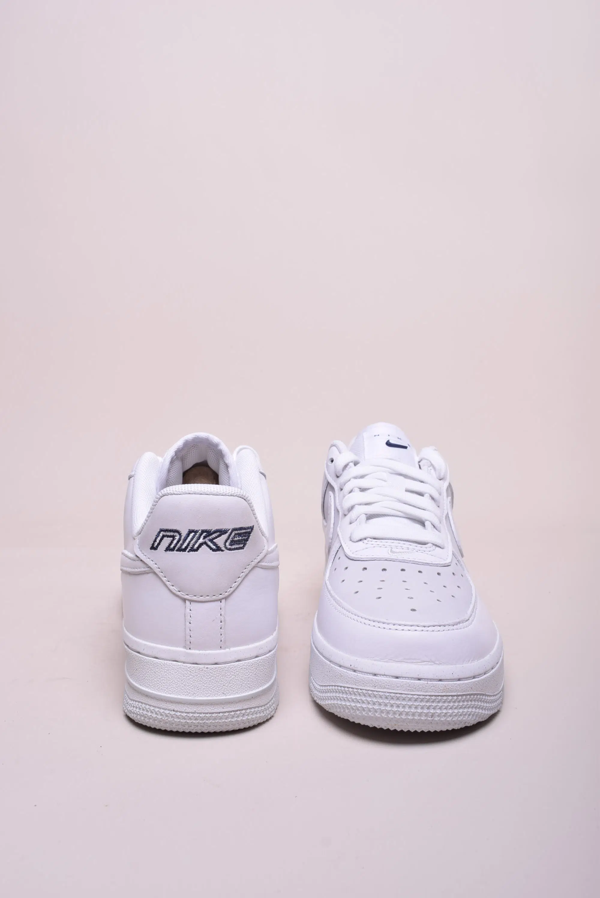 Sneakers dama Air Force 1 '07 LX [2]