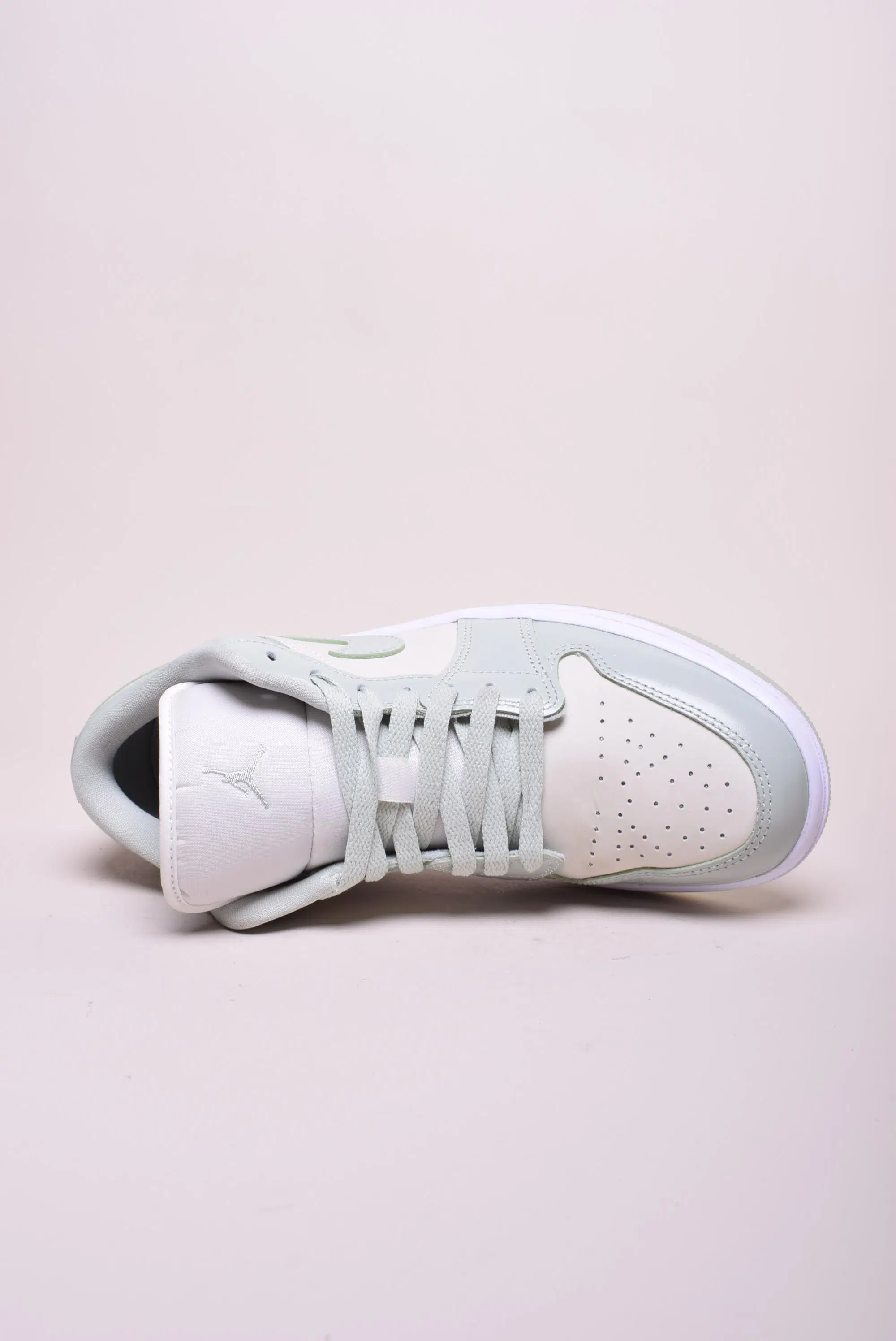 Sneakers dama Air Jordan 1 Low [3]