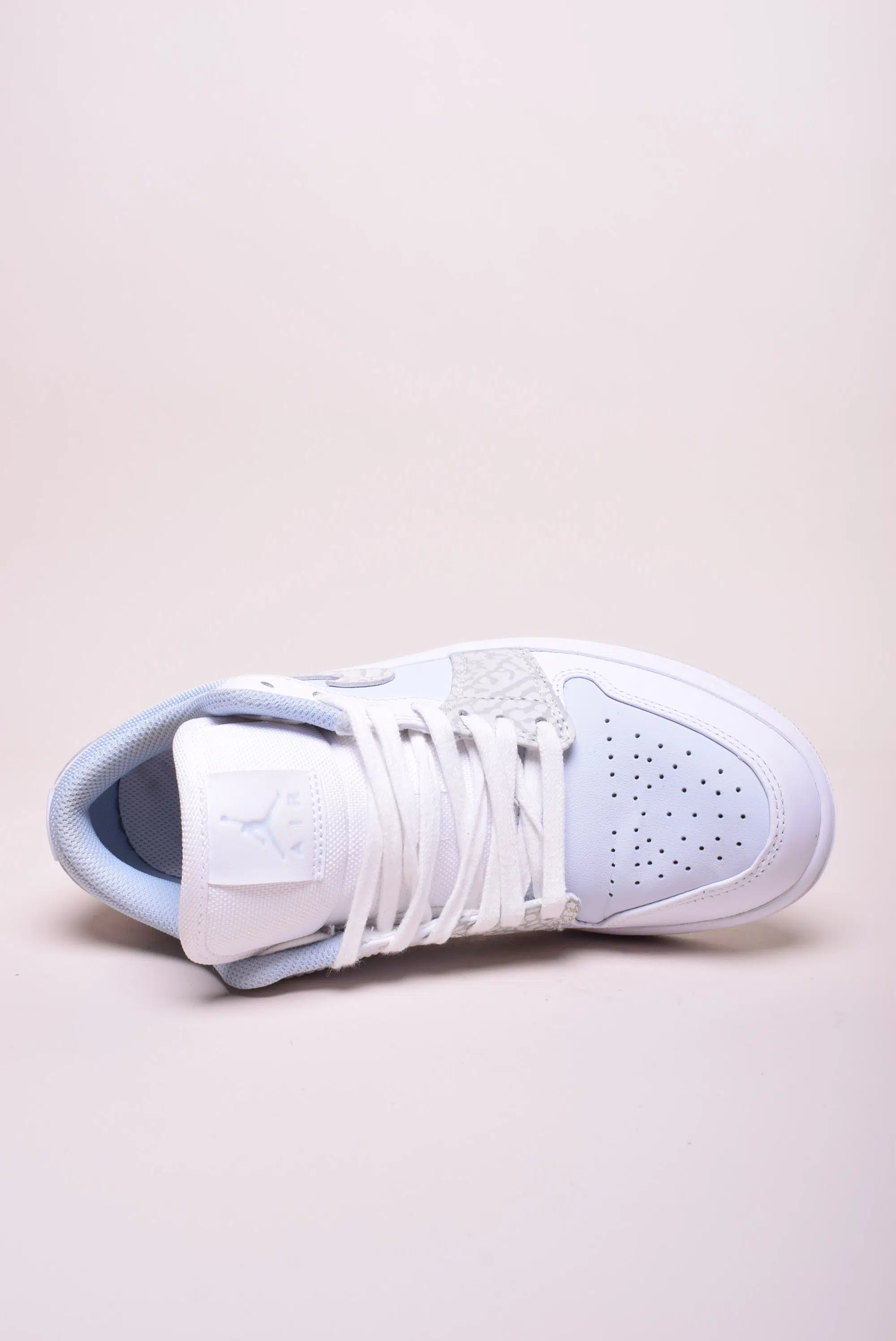 Sneakers dama Air Jordan 1 Low [3]