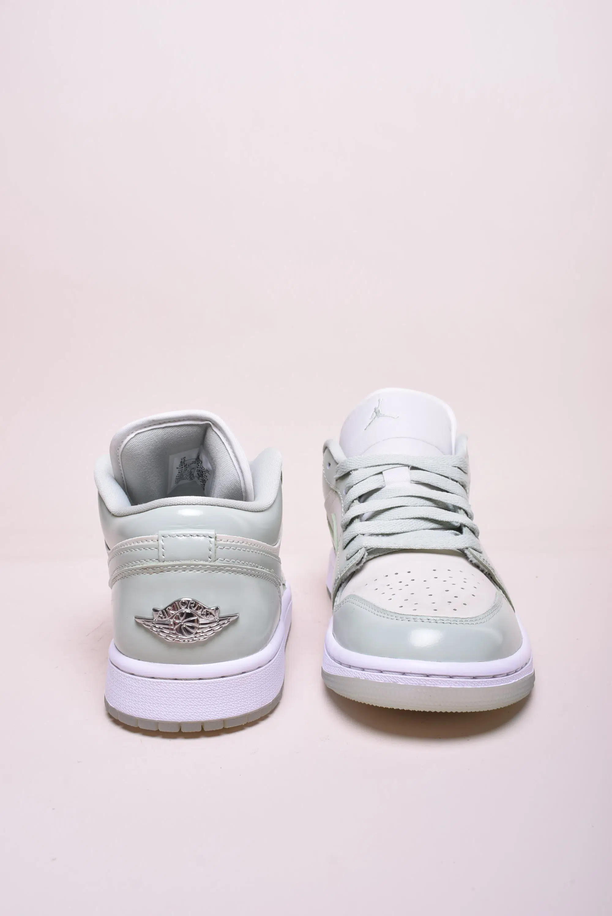 Sneakers dama Air Jordan 1 Low [2]