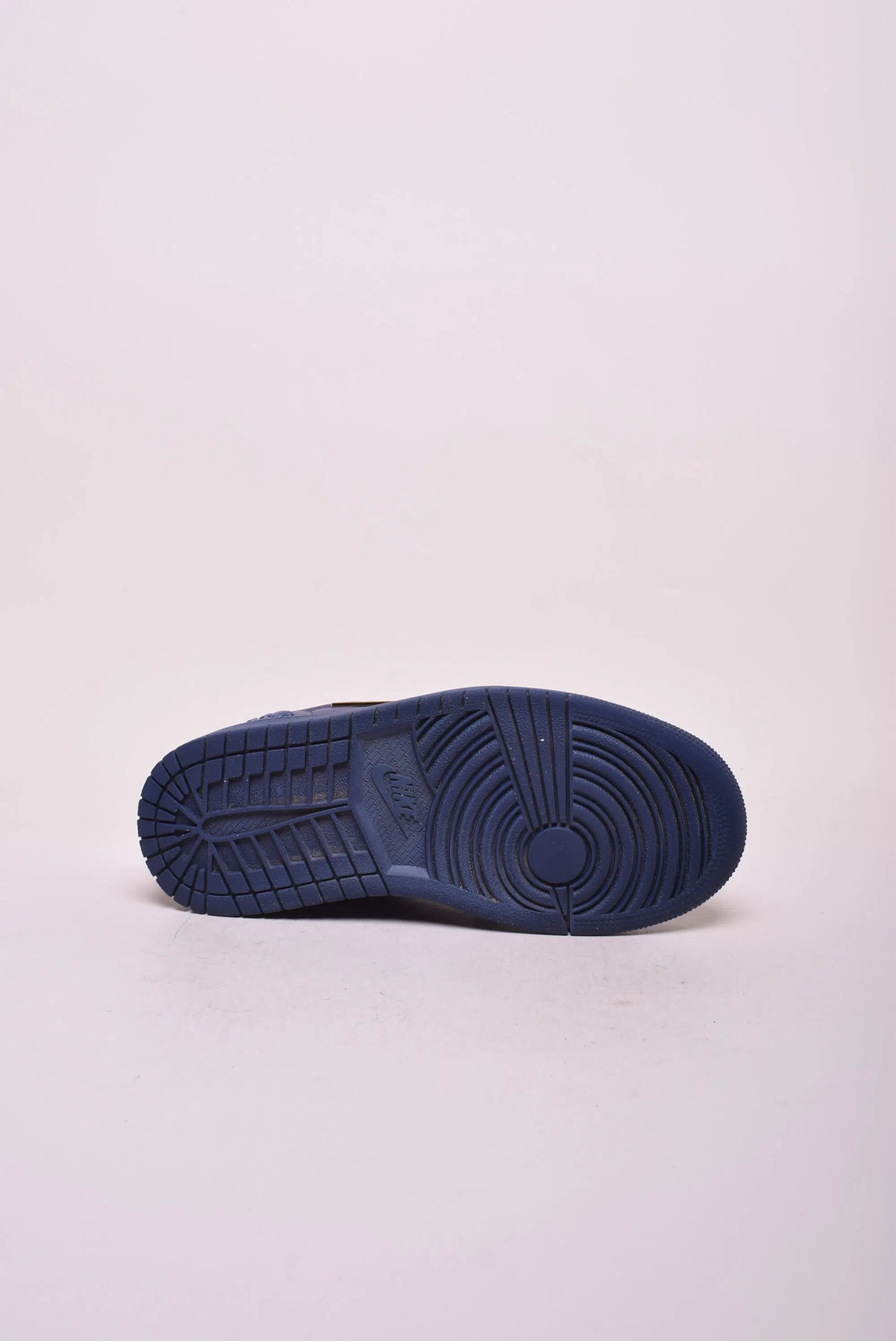 Sneakers dama Air Jordan 1 Low [1]