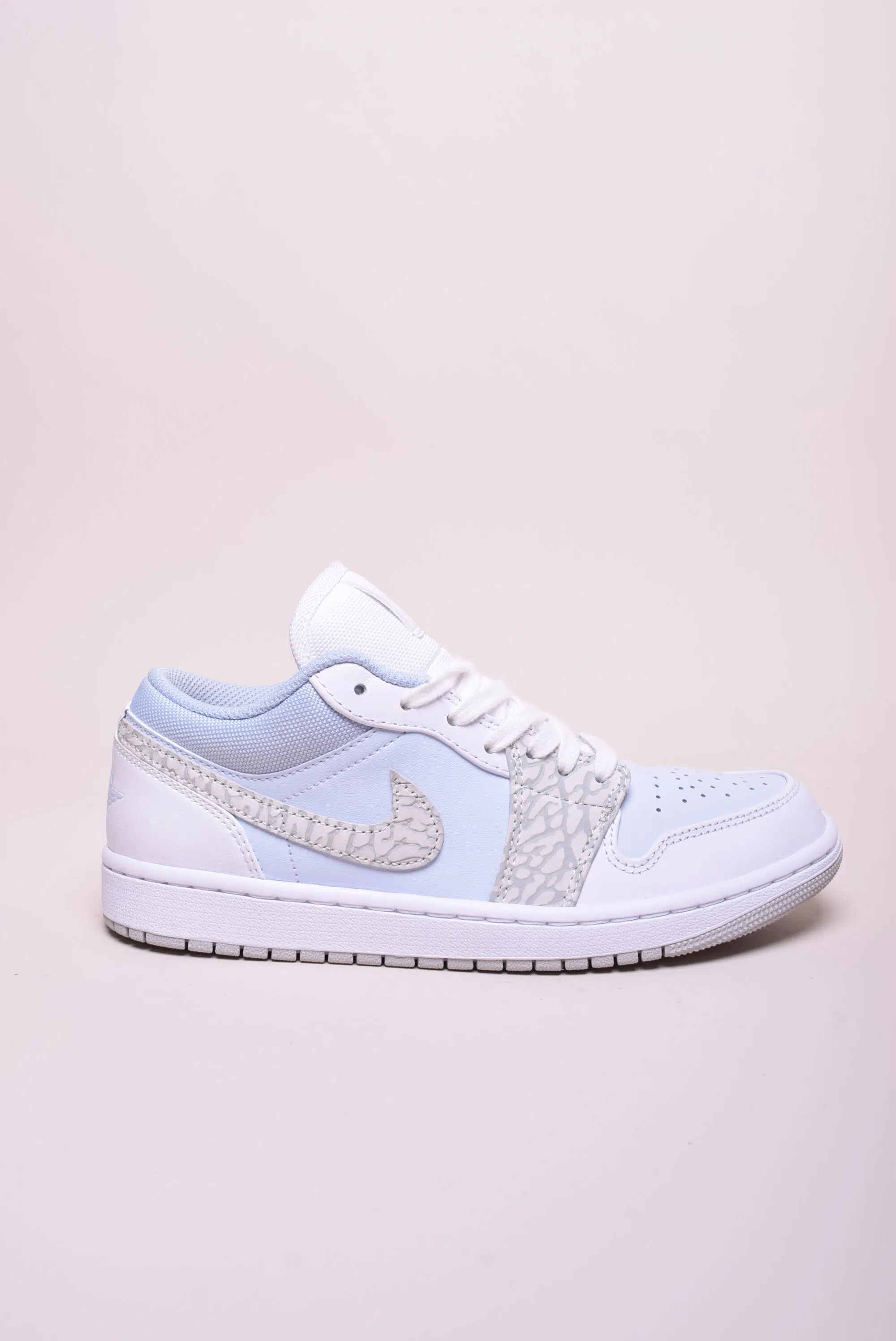 Încălțăminte damă - Sneakers dama Air Jordan 1 Low