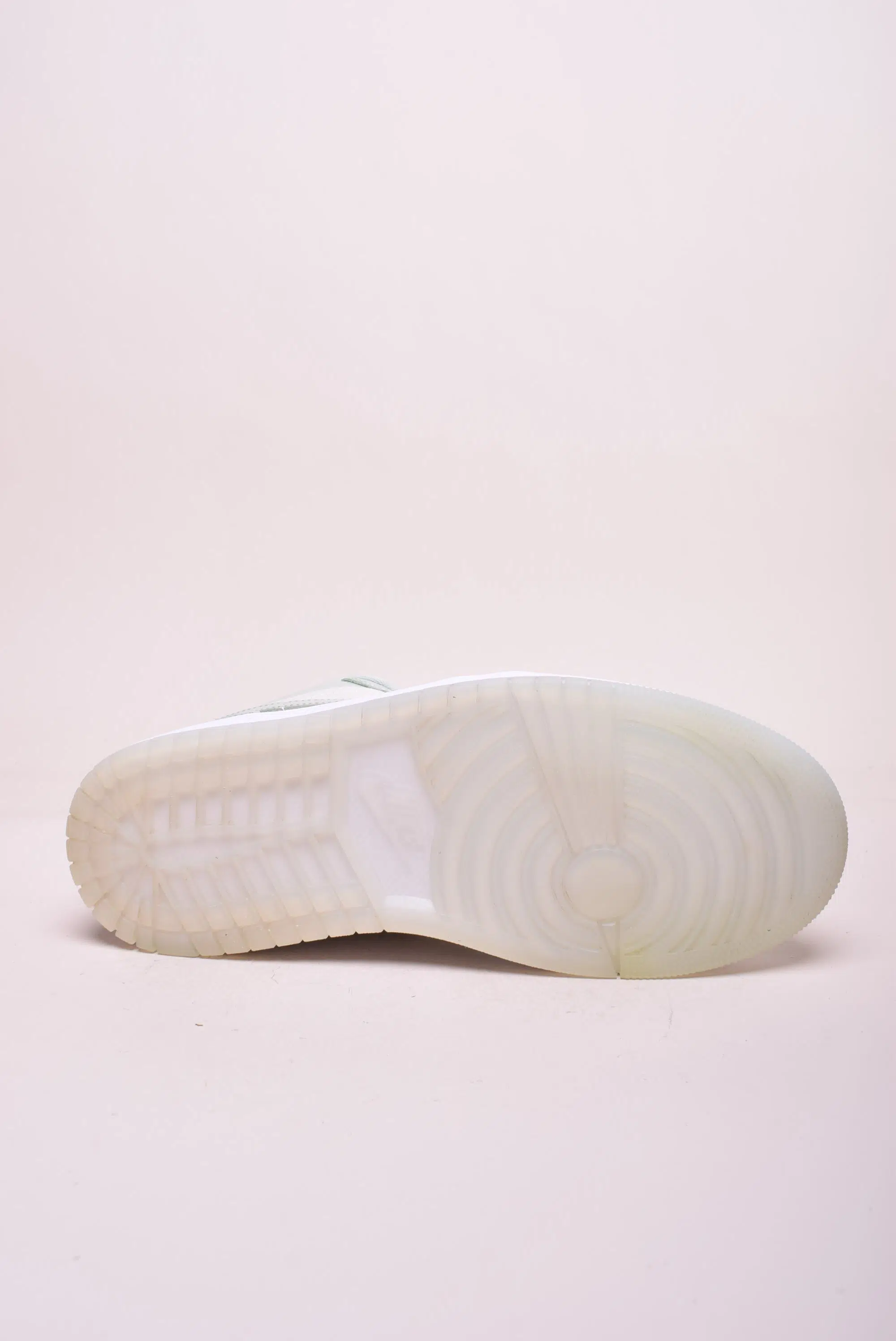 Sneakers dama Air Jordan 1 Low [1]