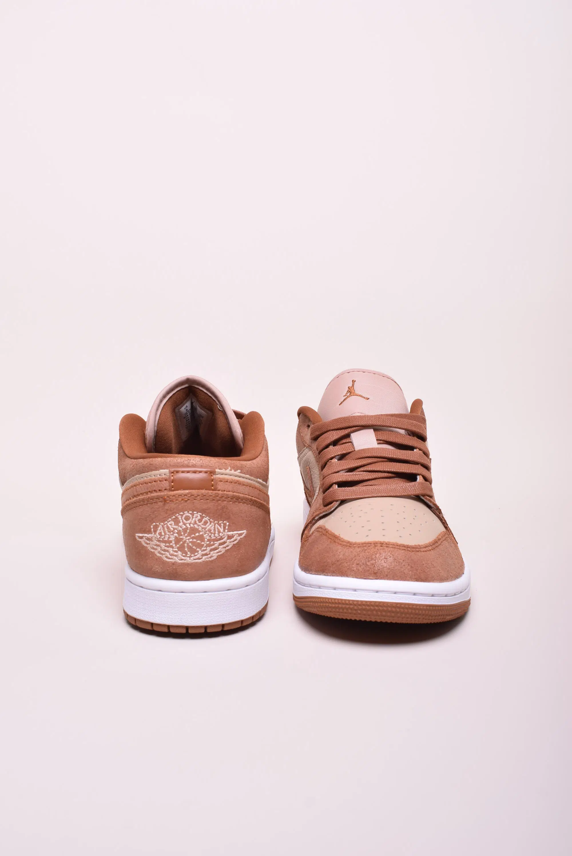 Sneakers dama Air Jordan 1 Low SE "Legend Coffee" [2]