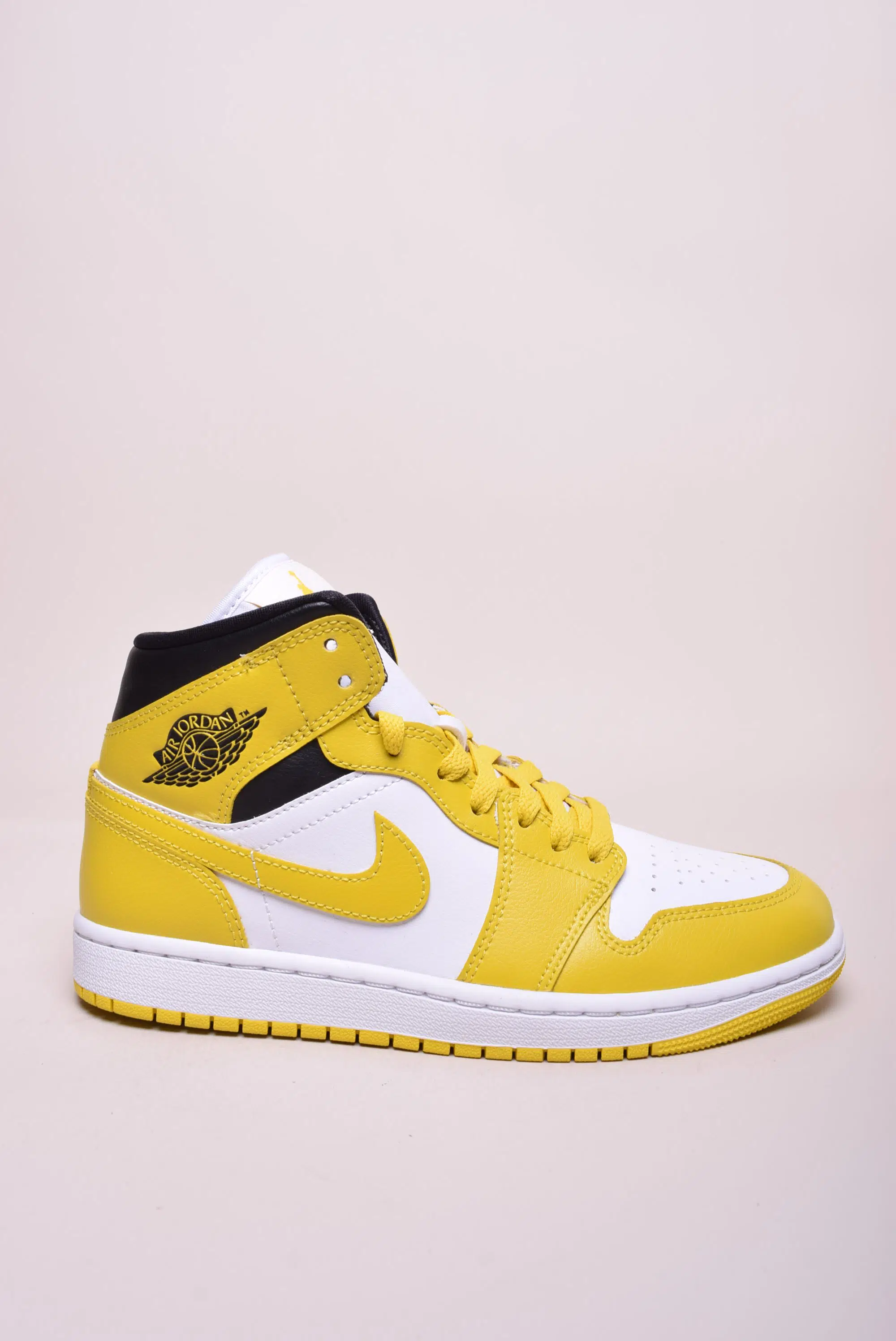 Toate produsele - Sneakers dama Air Jordan 1 Mid