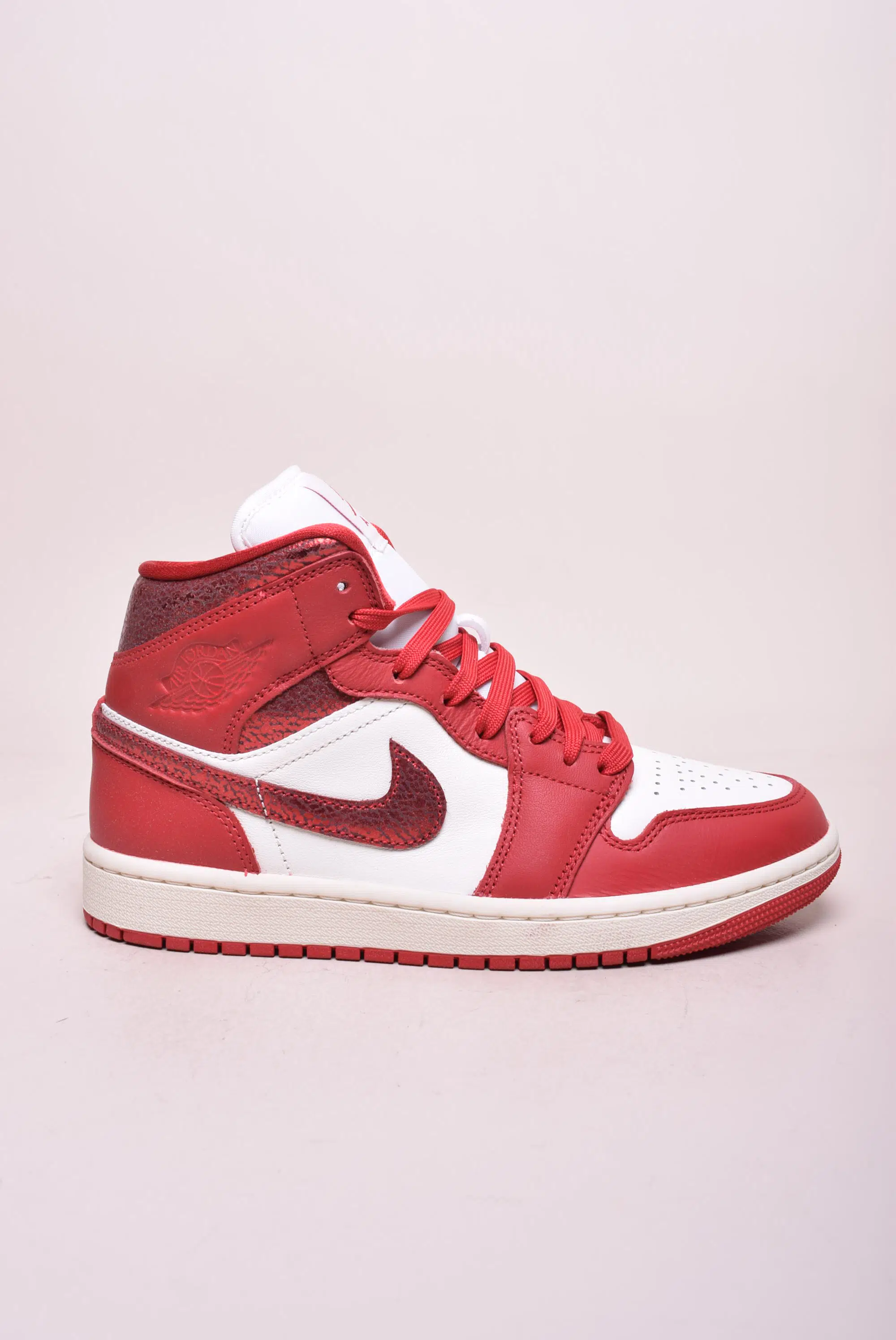 Pantofi sport și teniși damă - Sneakers dama Air Jordan 1 Mid