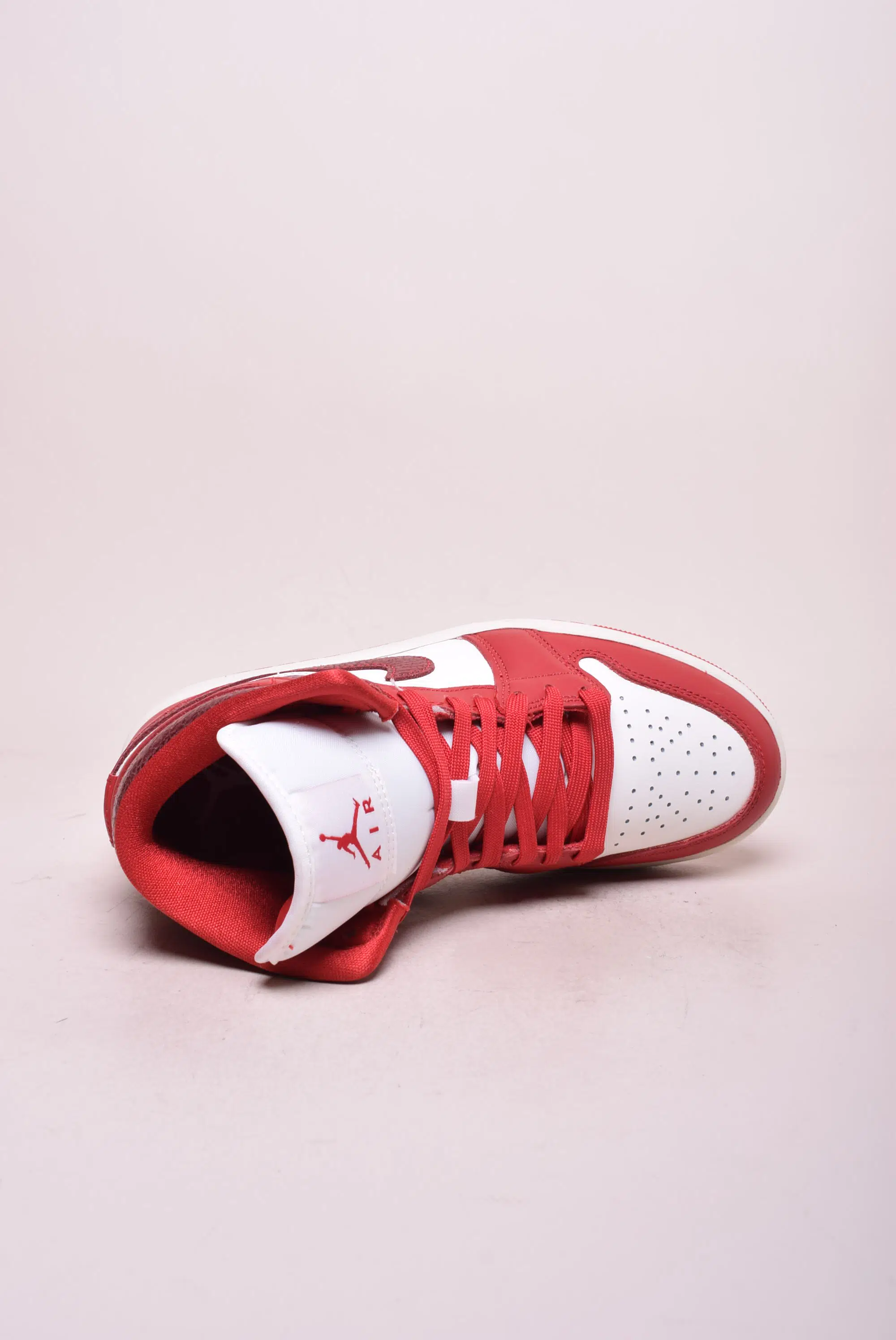 Sneakers dama Air Jordan 1 Mid [3]