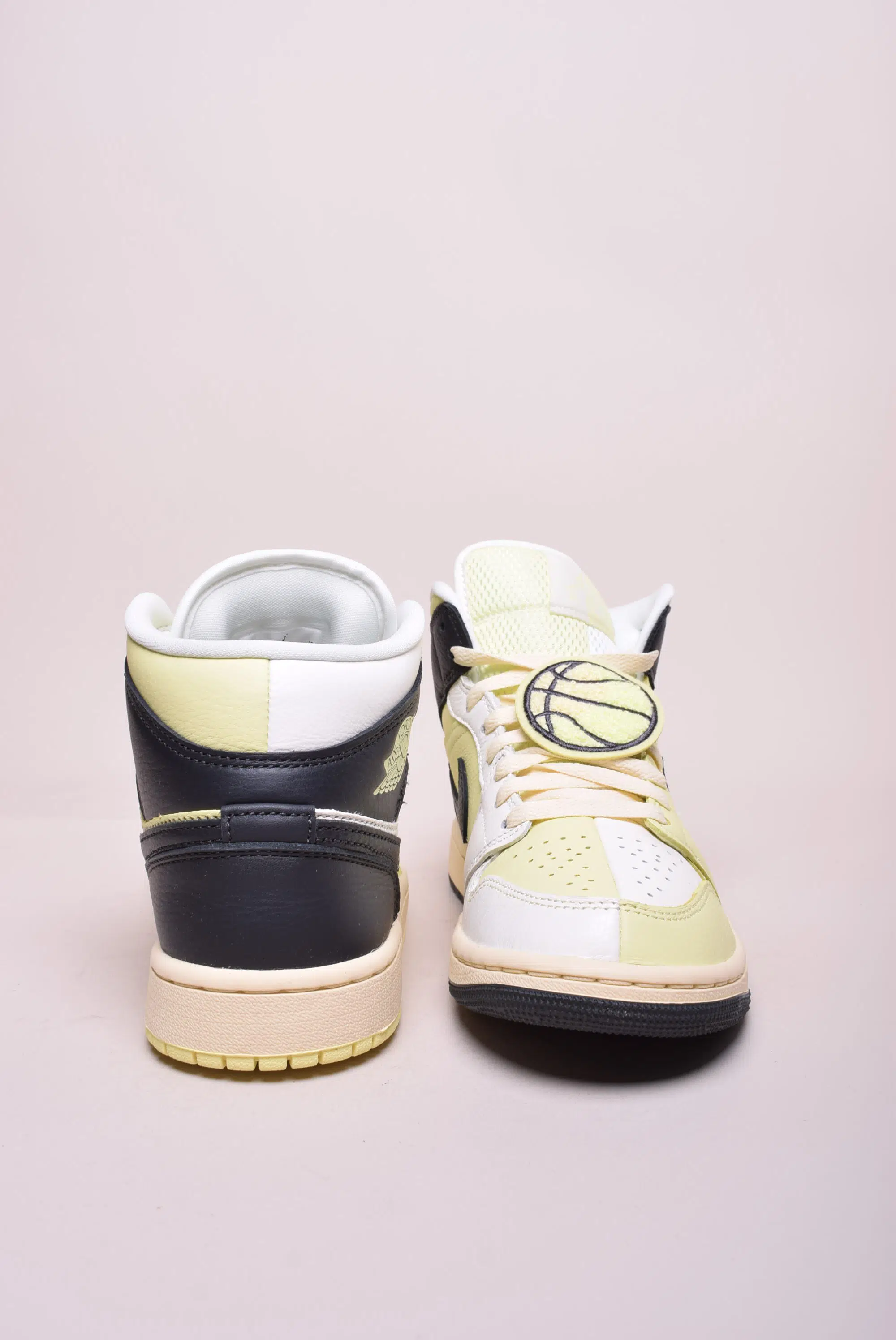 Sneakers dama Air Jordan 1 Mid [2]