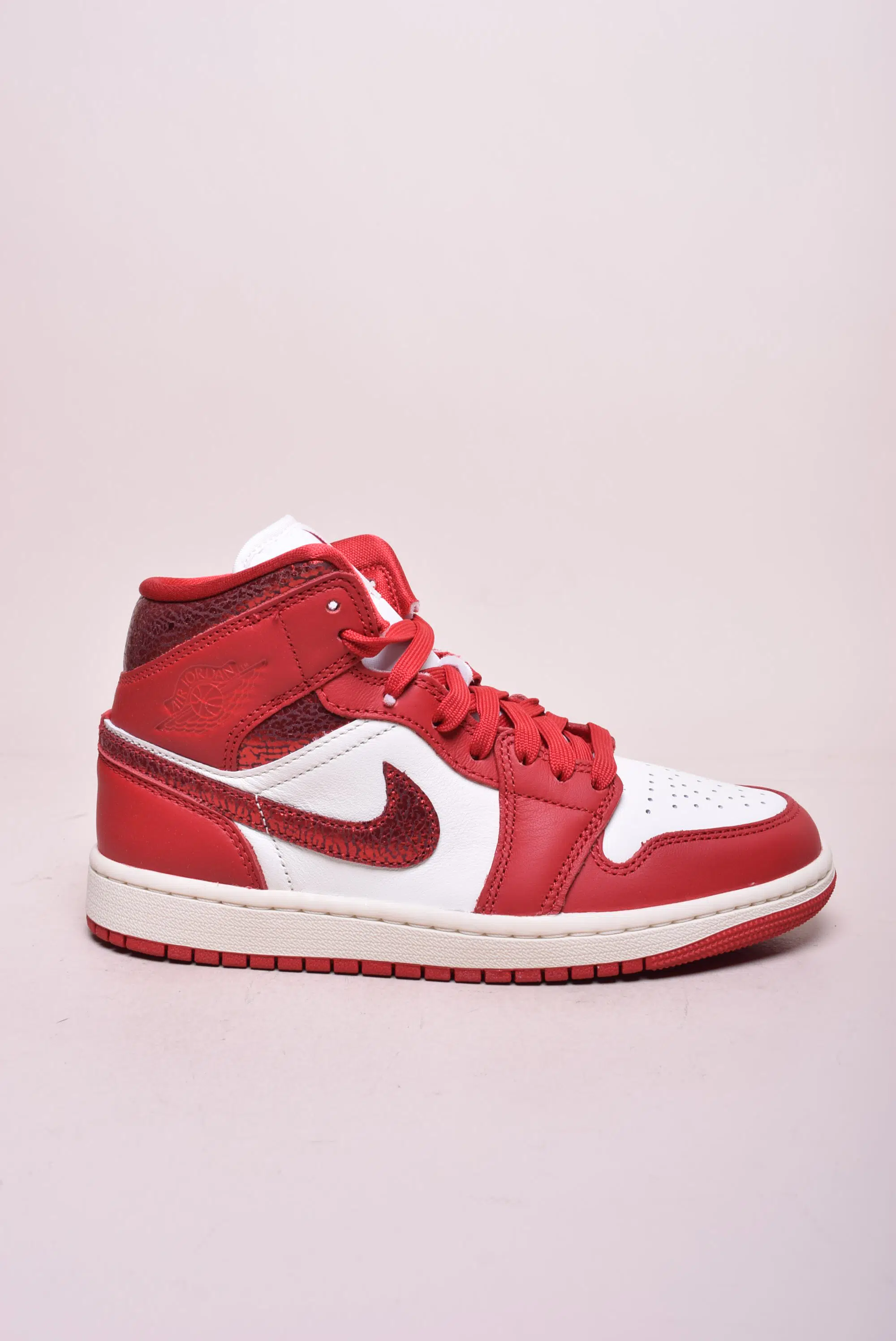OUTLET - Sneakers dama Air Jordan 1 Mid