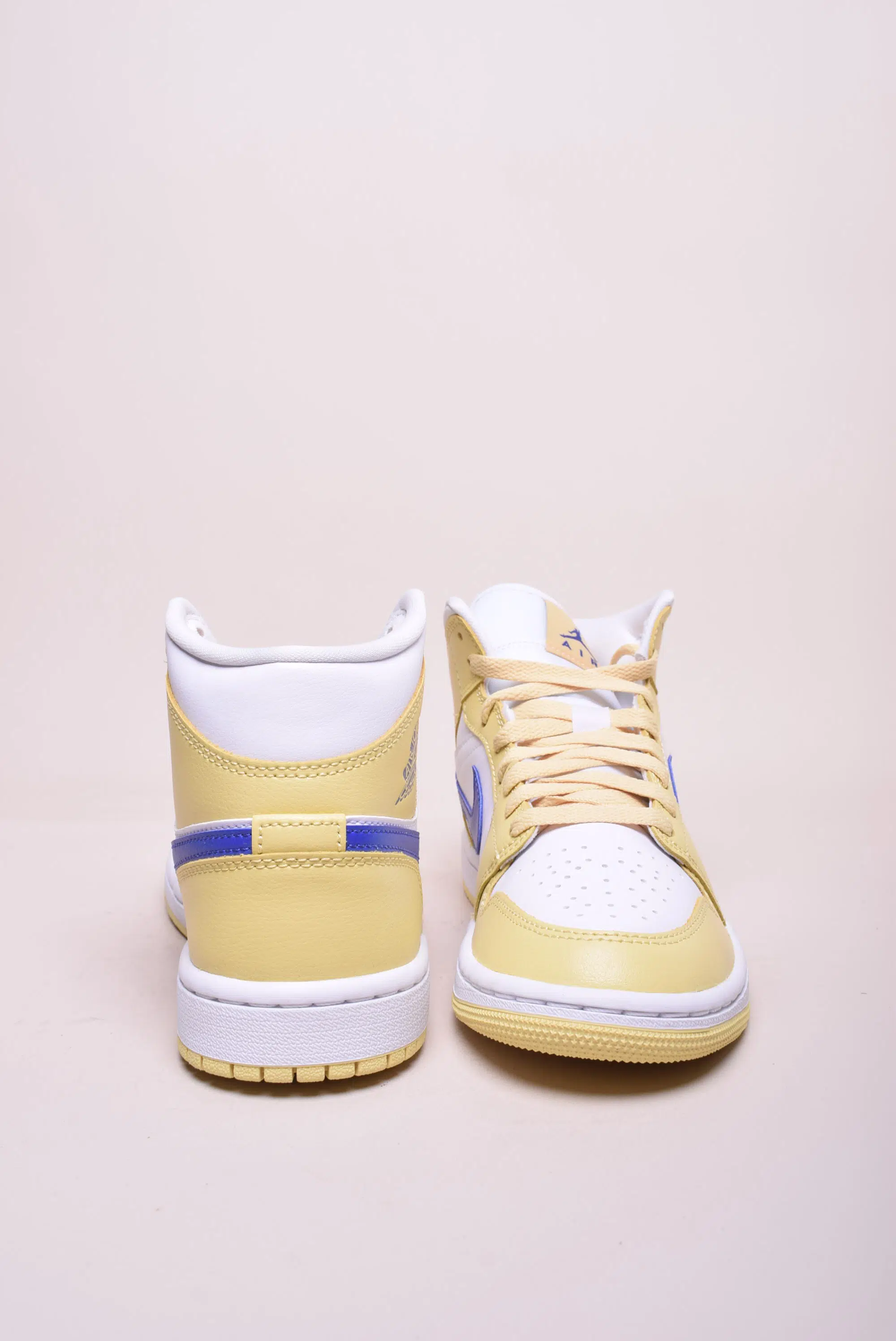 Sneakers dama Air Jordan 1 Mid [2]
