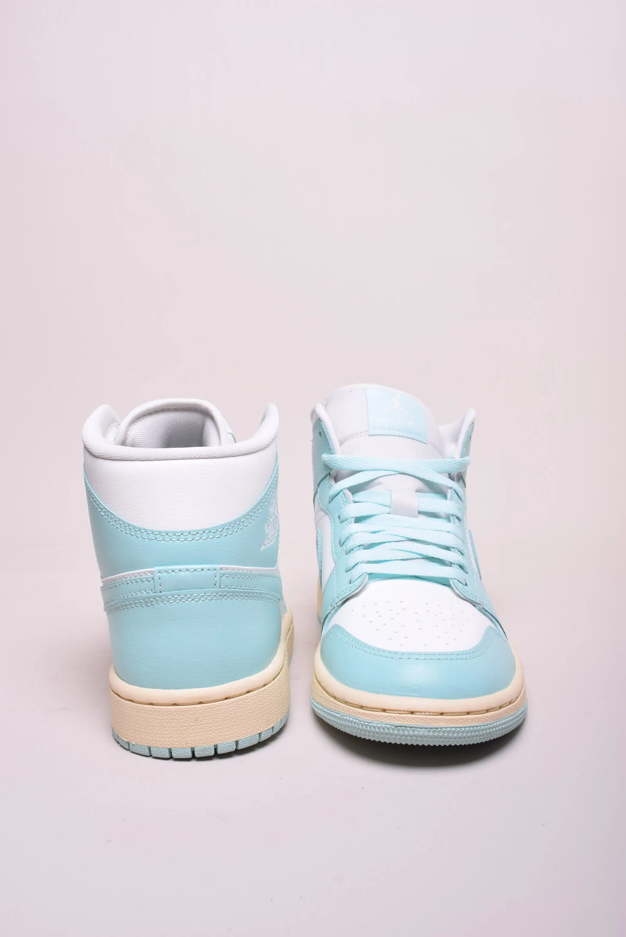 Sneakers dama Air Jordan 1 Mid "Light Dew" [2]