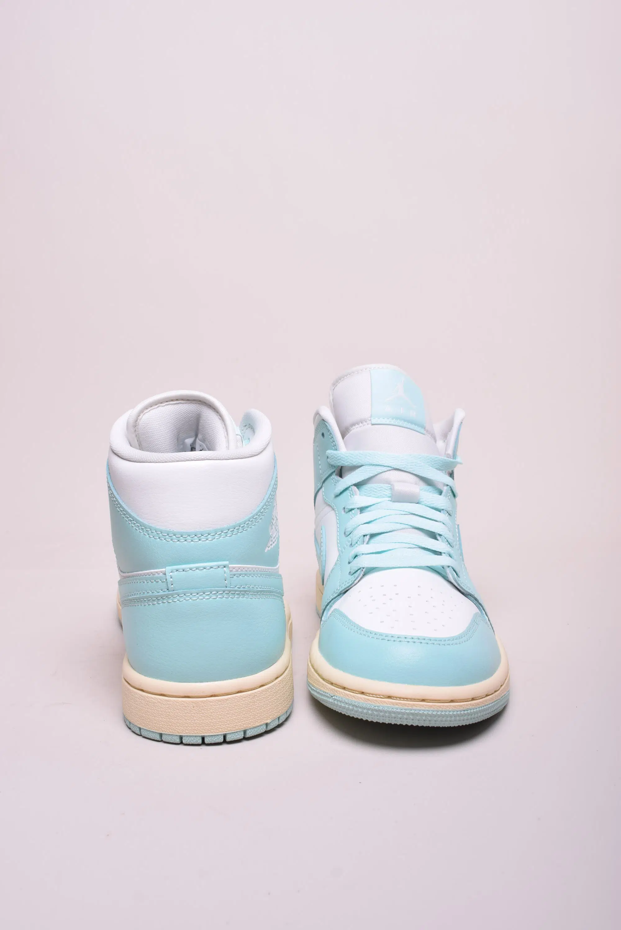 Sneakers dama Air Jordan 1 Mid "Light Dew" [2]