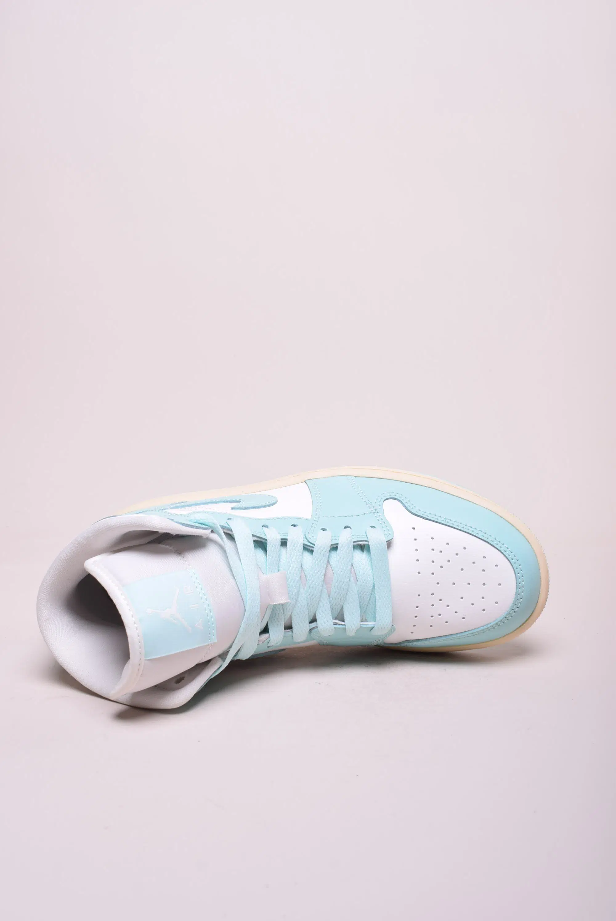 Sneakers dama Air Jordan 1 Mid "Light Dew" [3]