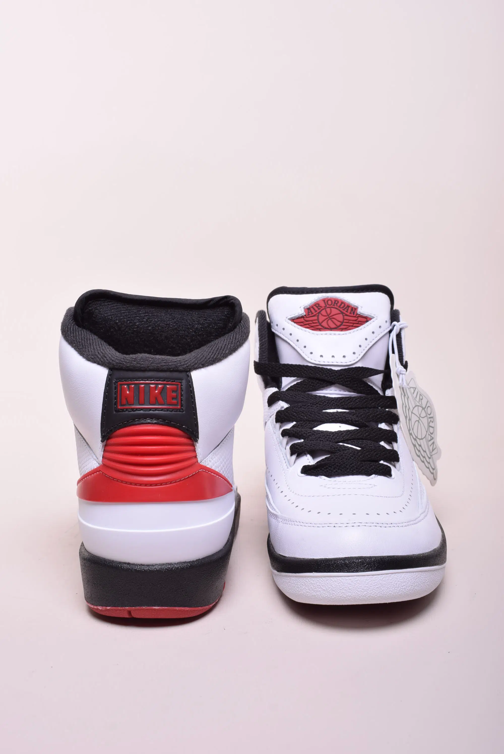 Sneakers dama Air Jordan 2 Retro "Chicago" [2]