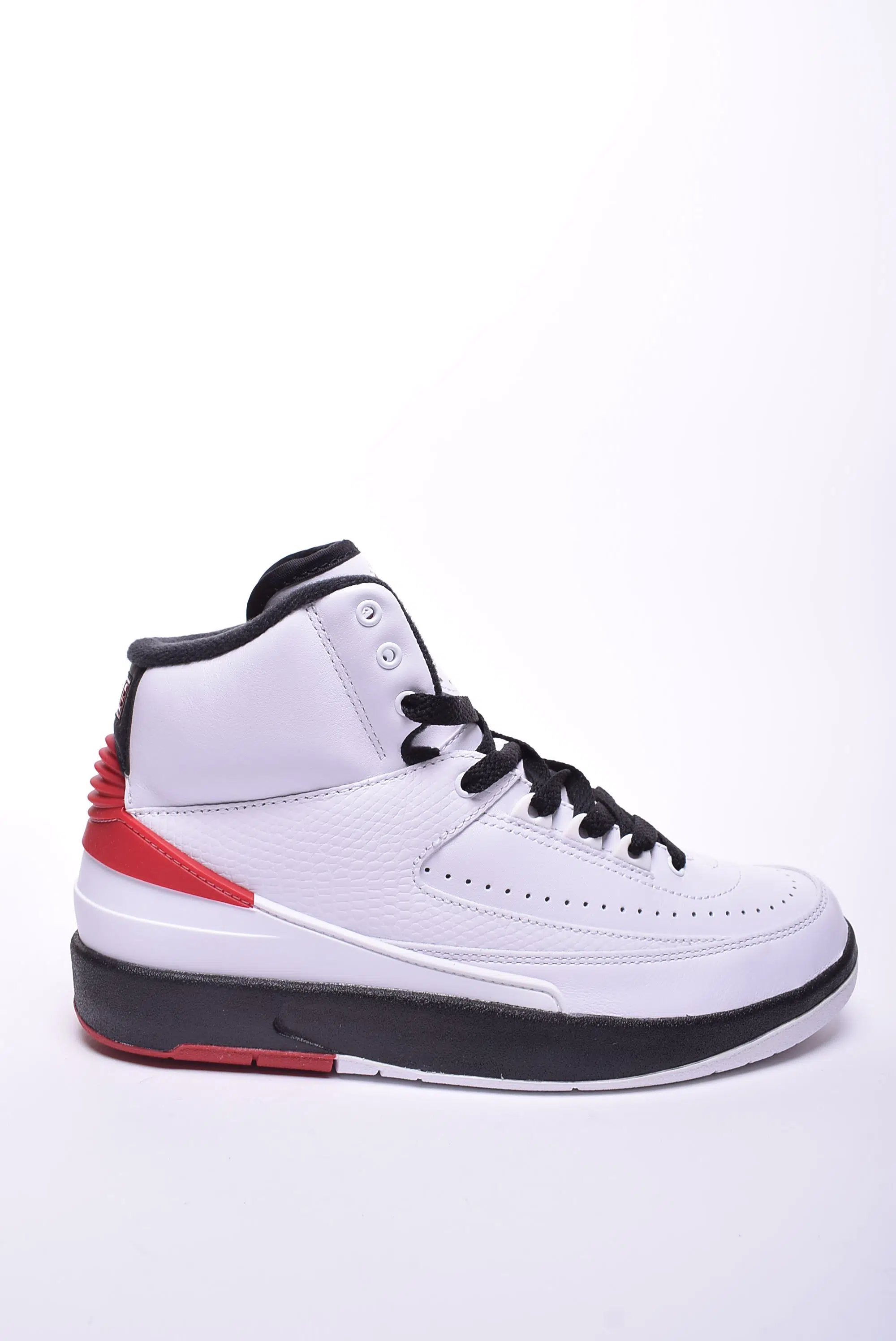 Noutăți - Sneakers dama Air Jordan 2 Retro "Chicago"
