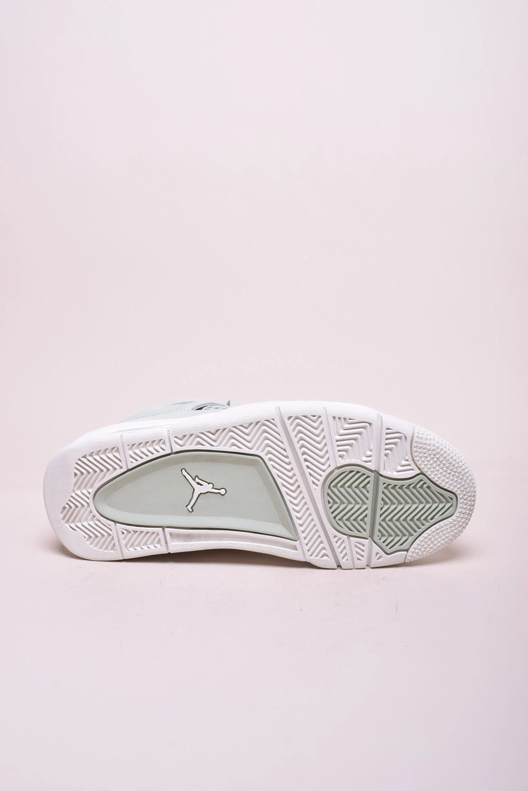 Sneakers dama Air Jordan 4 Retro "Seafoam Sail" [1]