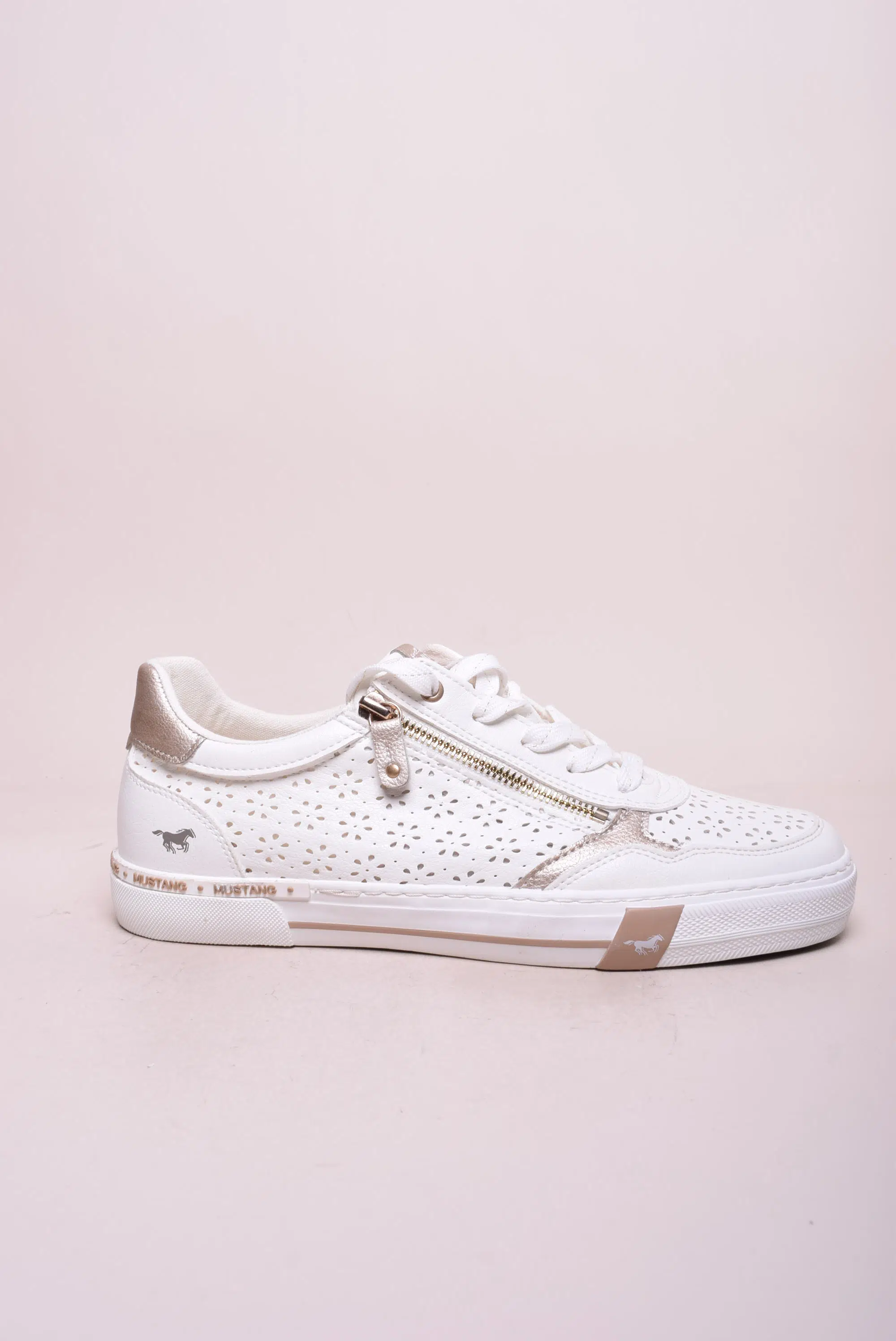 Sneakers dama perforati