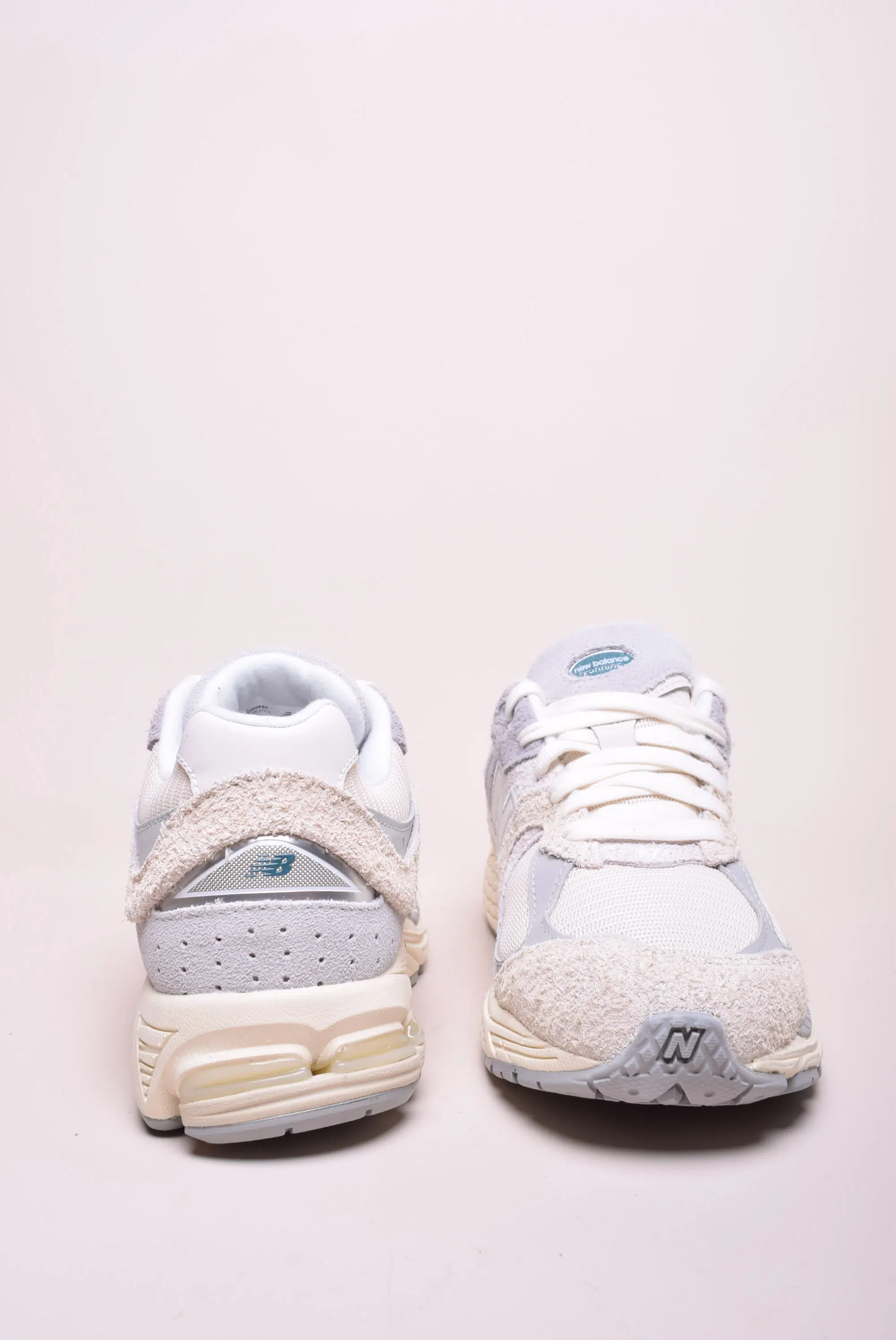 Sneakers unisex 2002R [2]