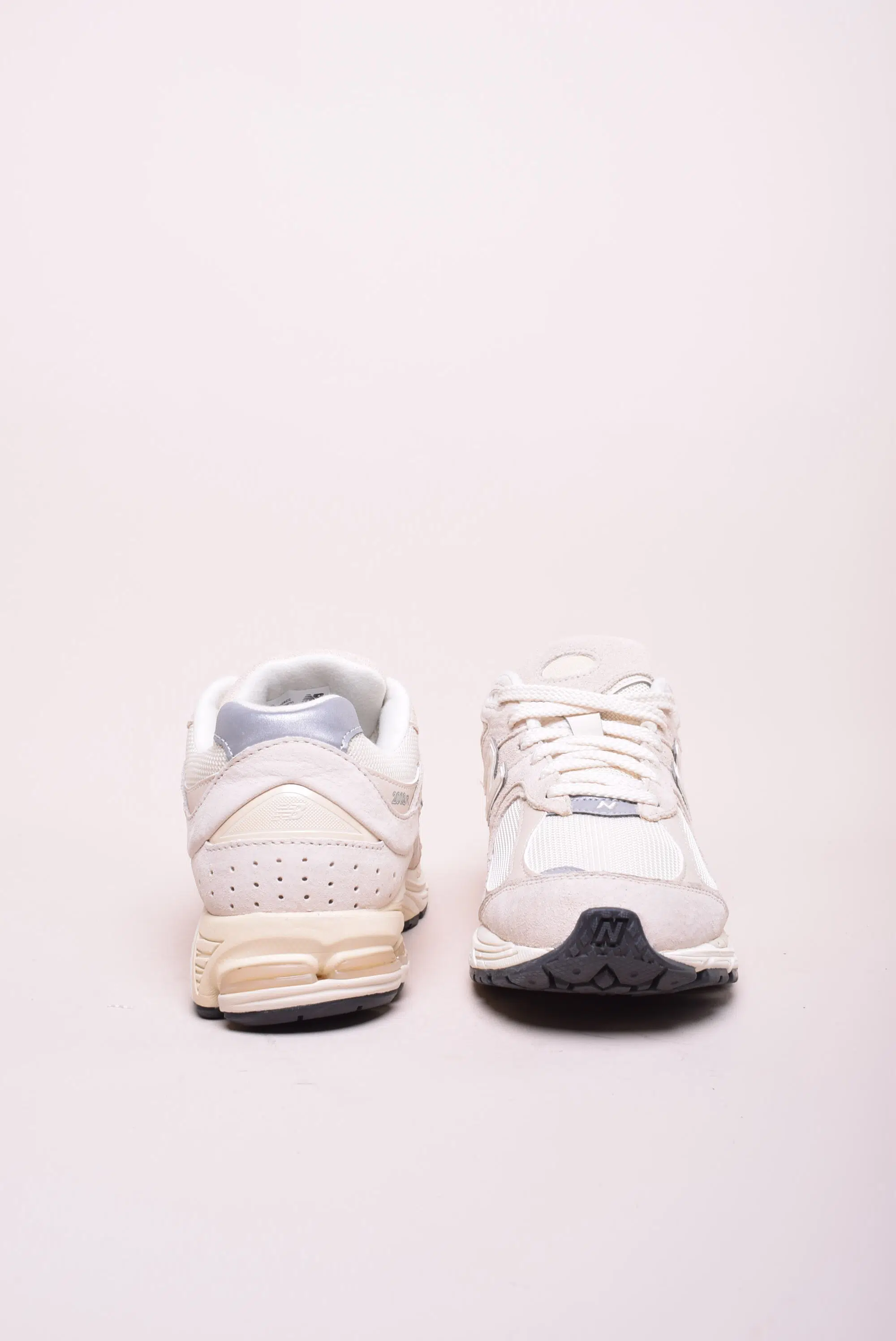 Sneakers unisex 2002R [2]