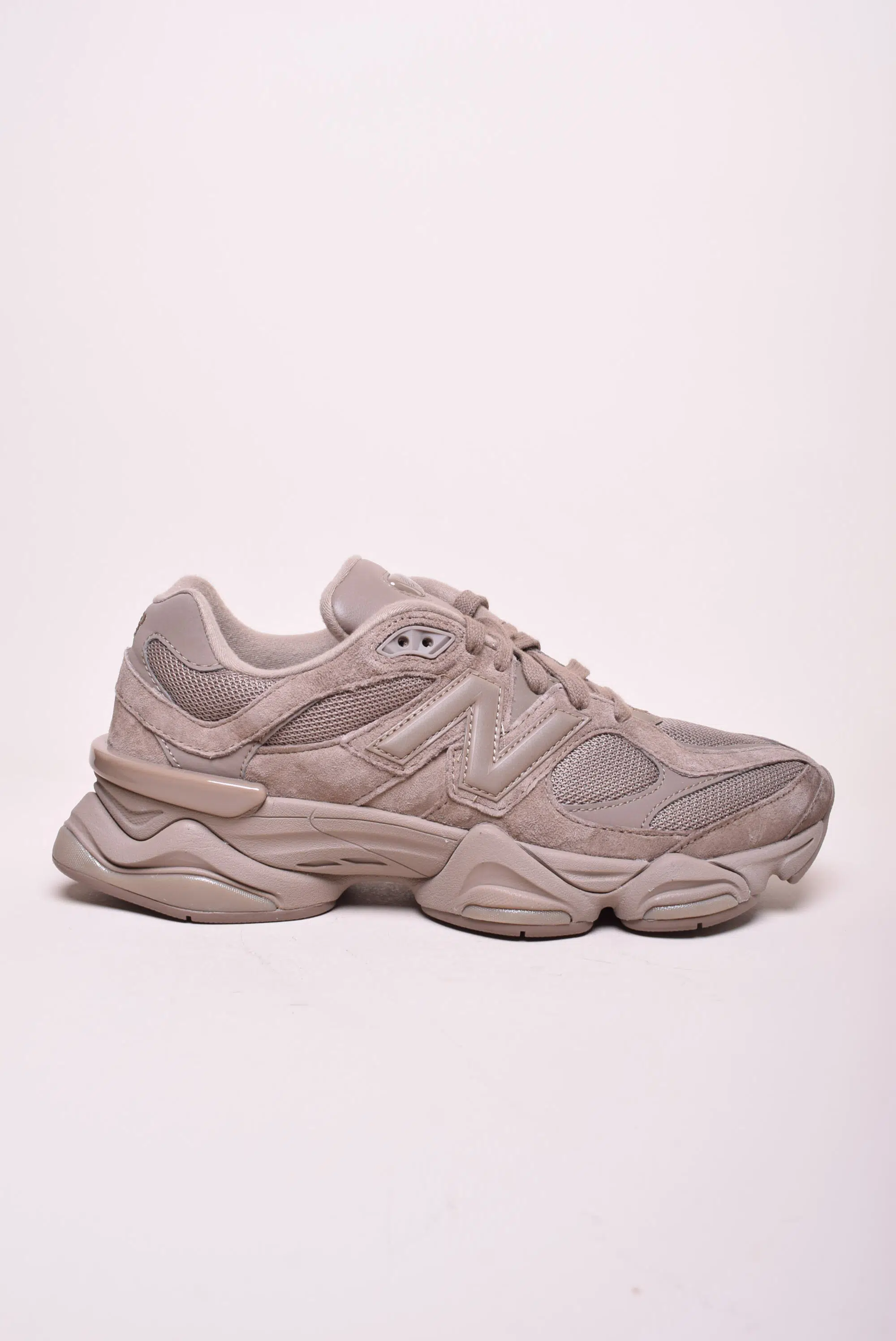 Sneakers barbati 9060 [0]