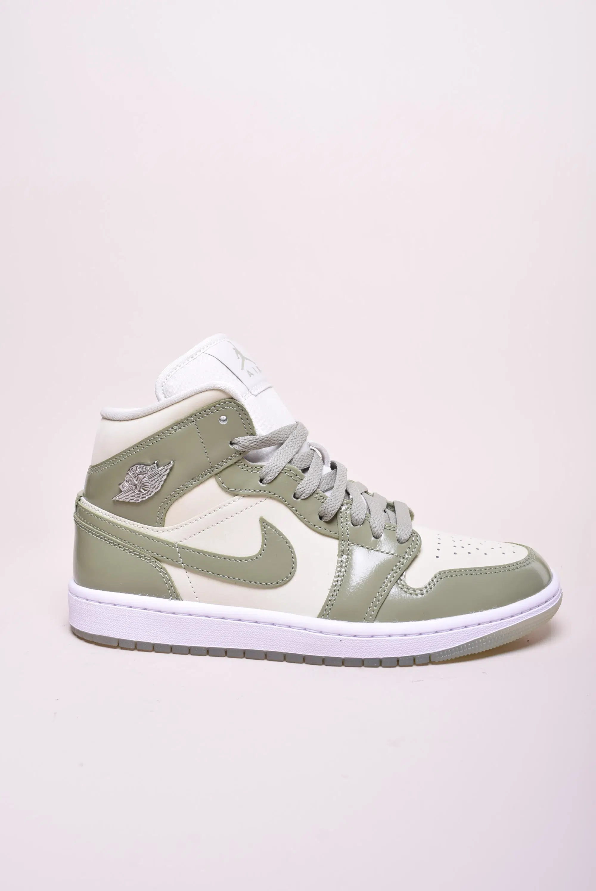 Produse încărcate recent - Sneakers unisex Air Jordan 1 Mid