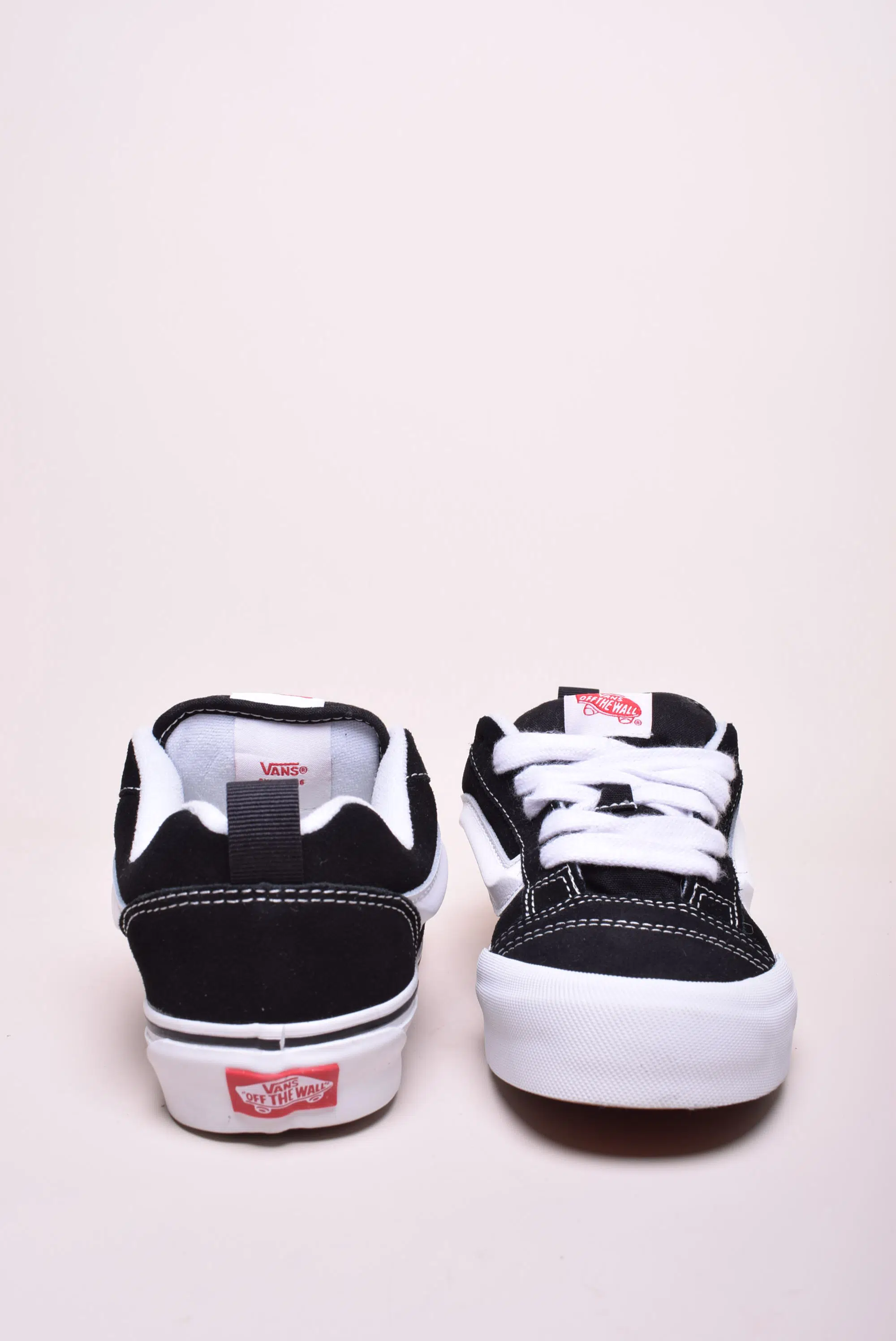 Sneakers unisex Knu Skool [2]