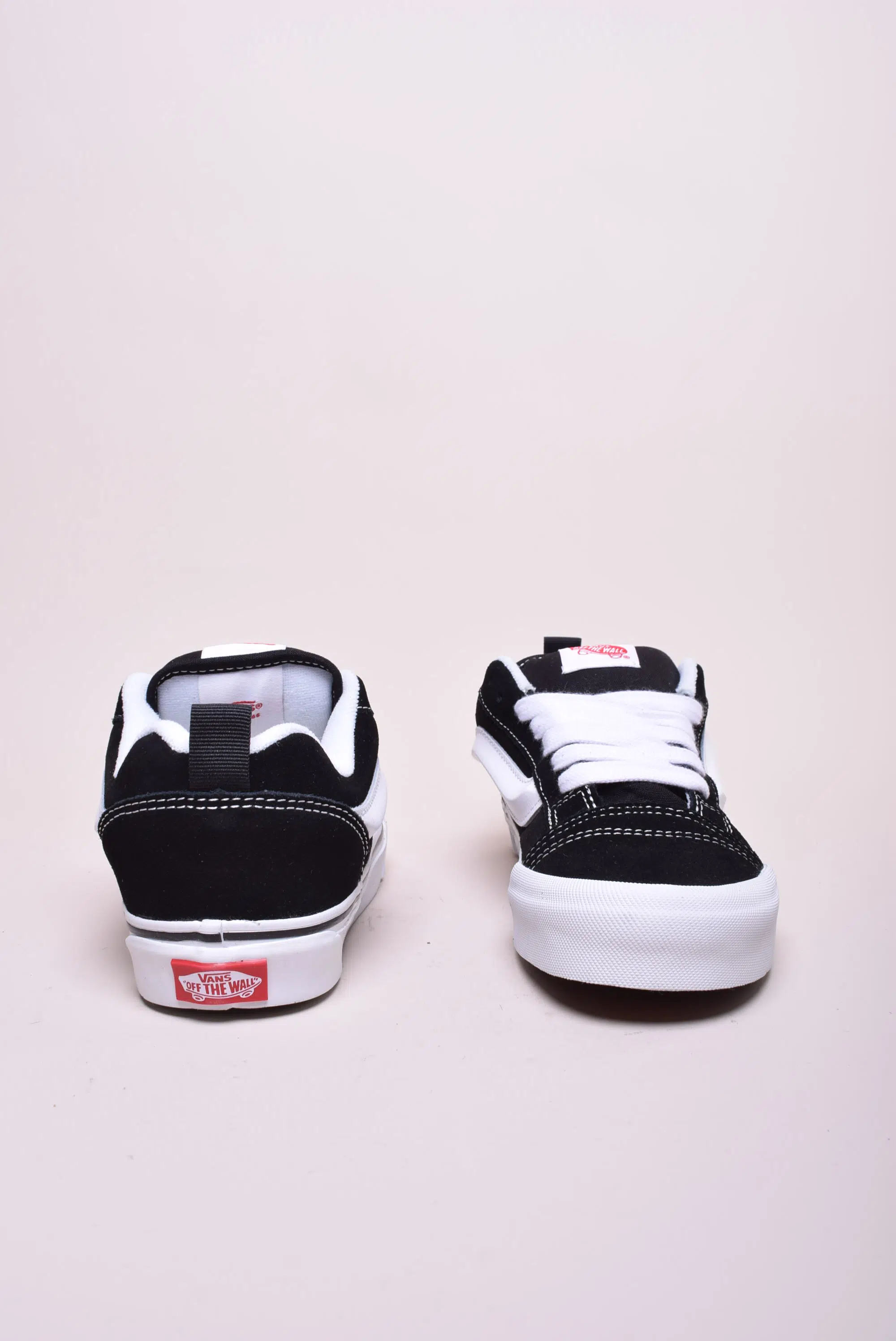Sneakers unisex Knu Skool [2]