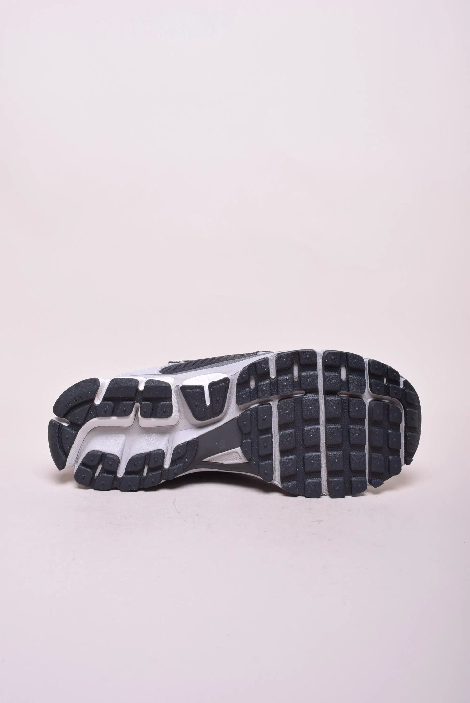 Sneakers unisex Vomero 5 [1]