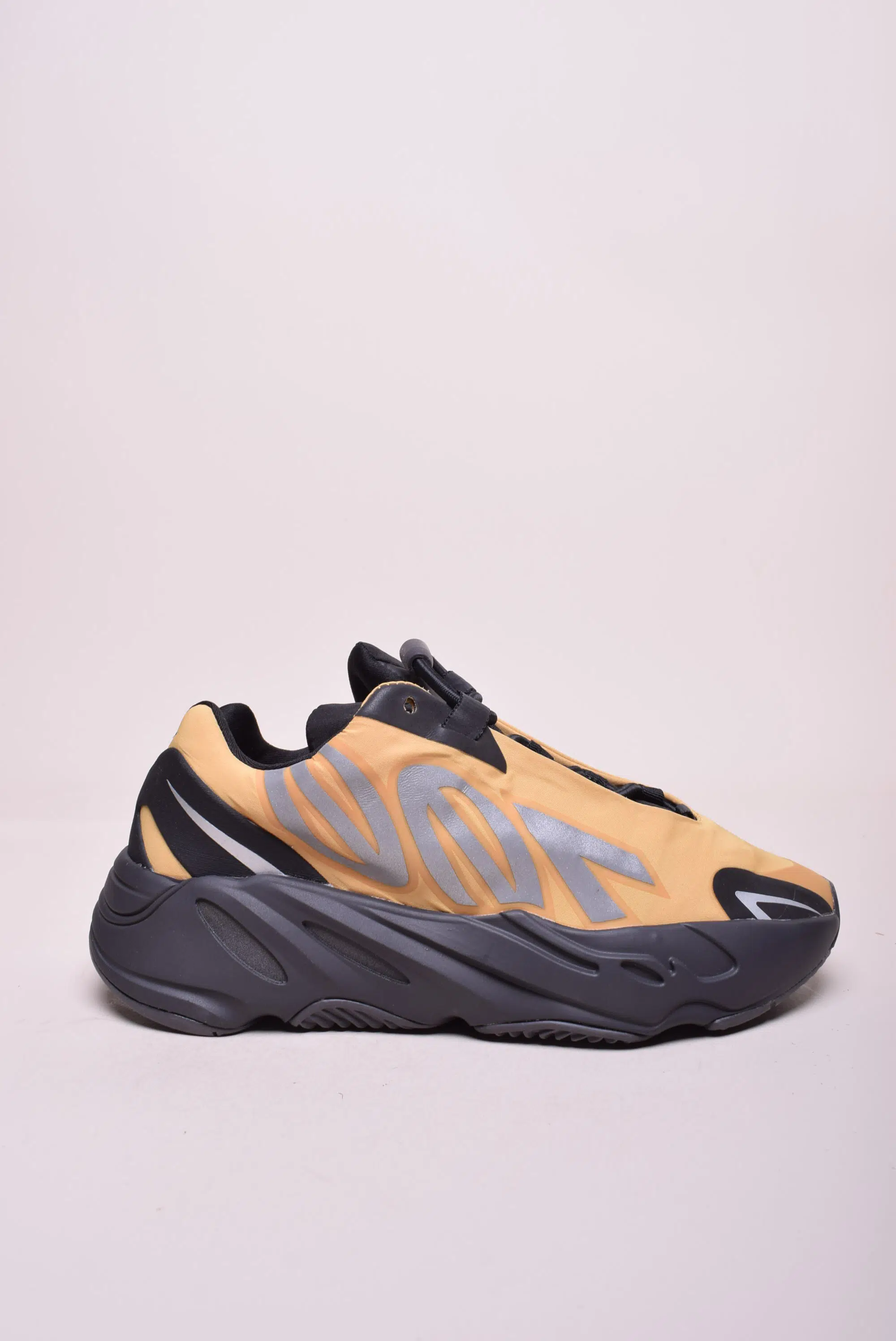 Încălțăminte damă - Sneakers unisex Yeezy Boost 700 MNVN