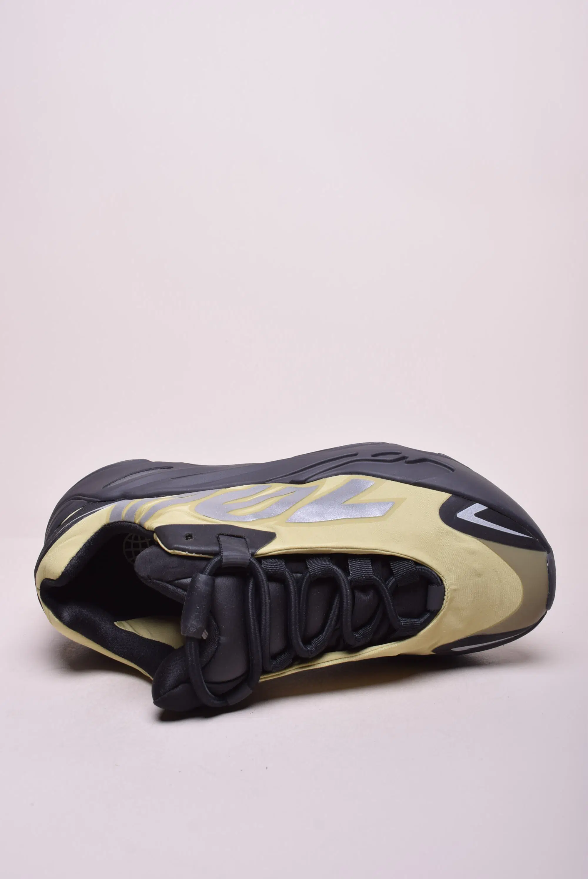 Sneakers unisex Yeezy Boost 700 MNVN "Resin" [3]