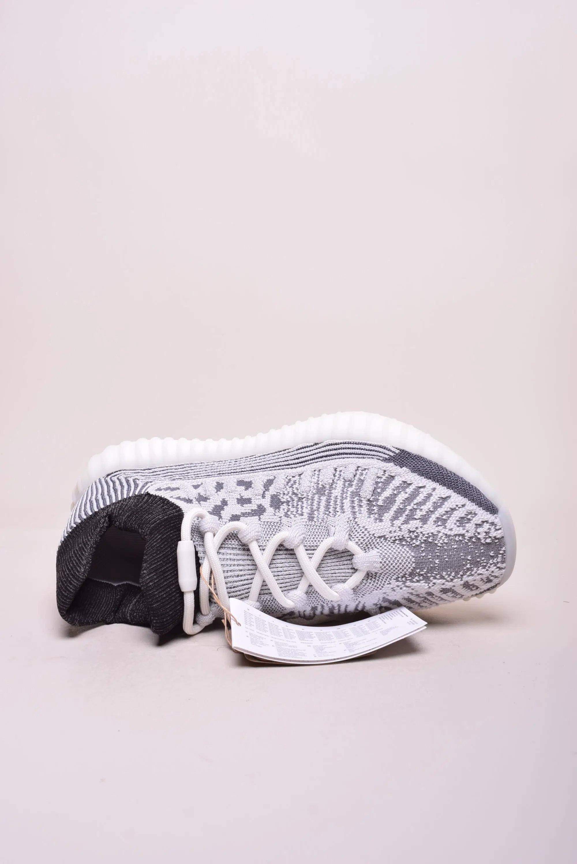 Sneakers unisex YZY 350V2 CMPCT [3]