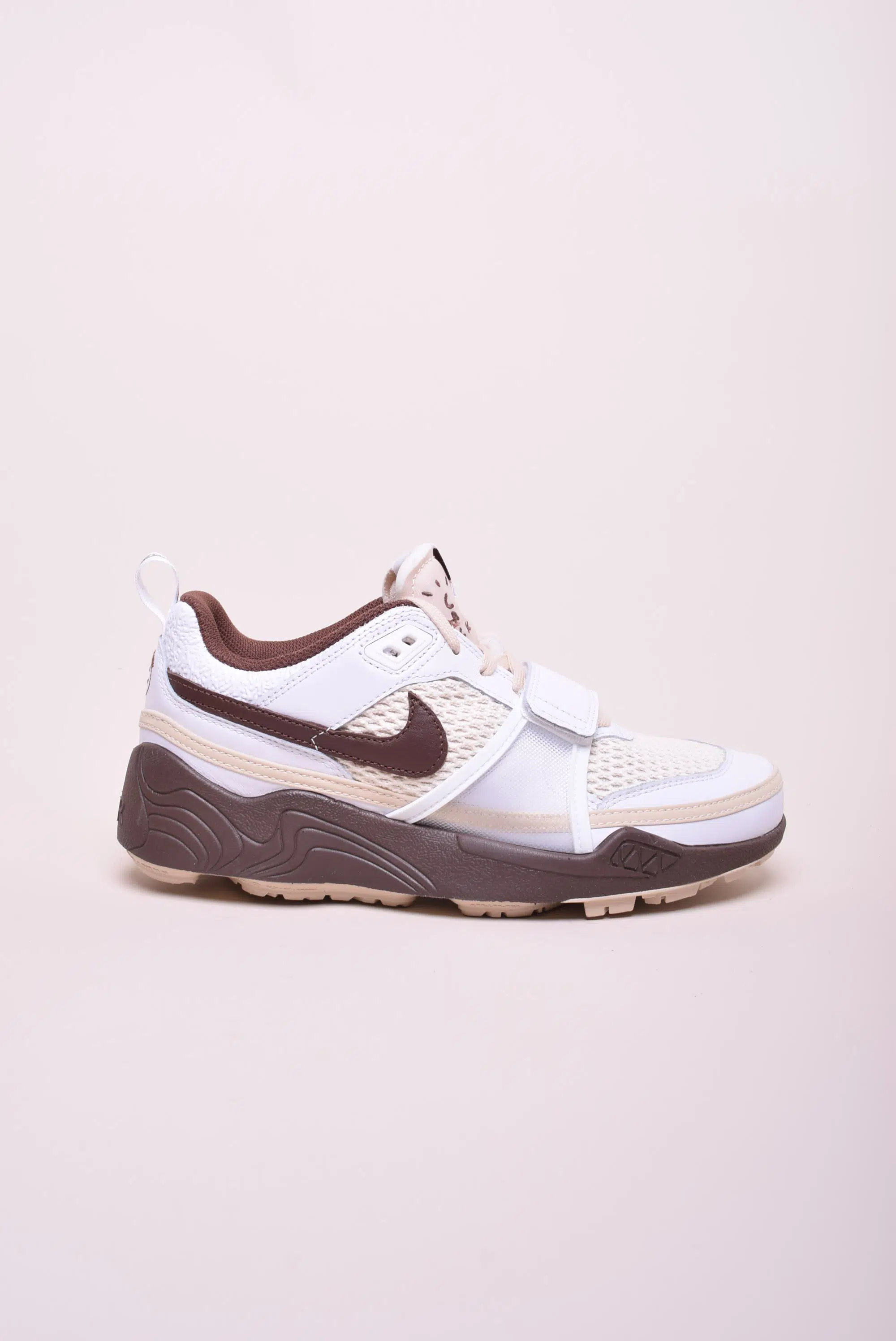 Pantofi sport și teniși damă - Sneakers unisex Zoom Field Jaxx Travis Scott Light Chocolate