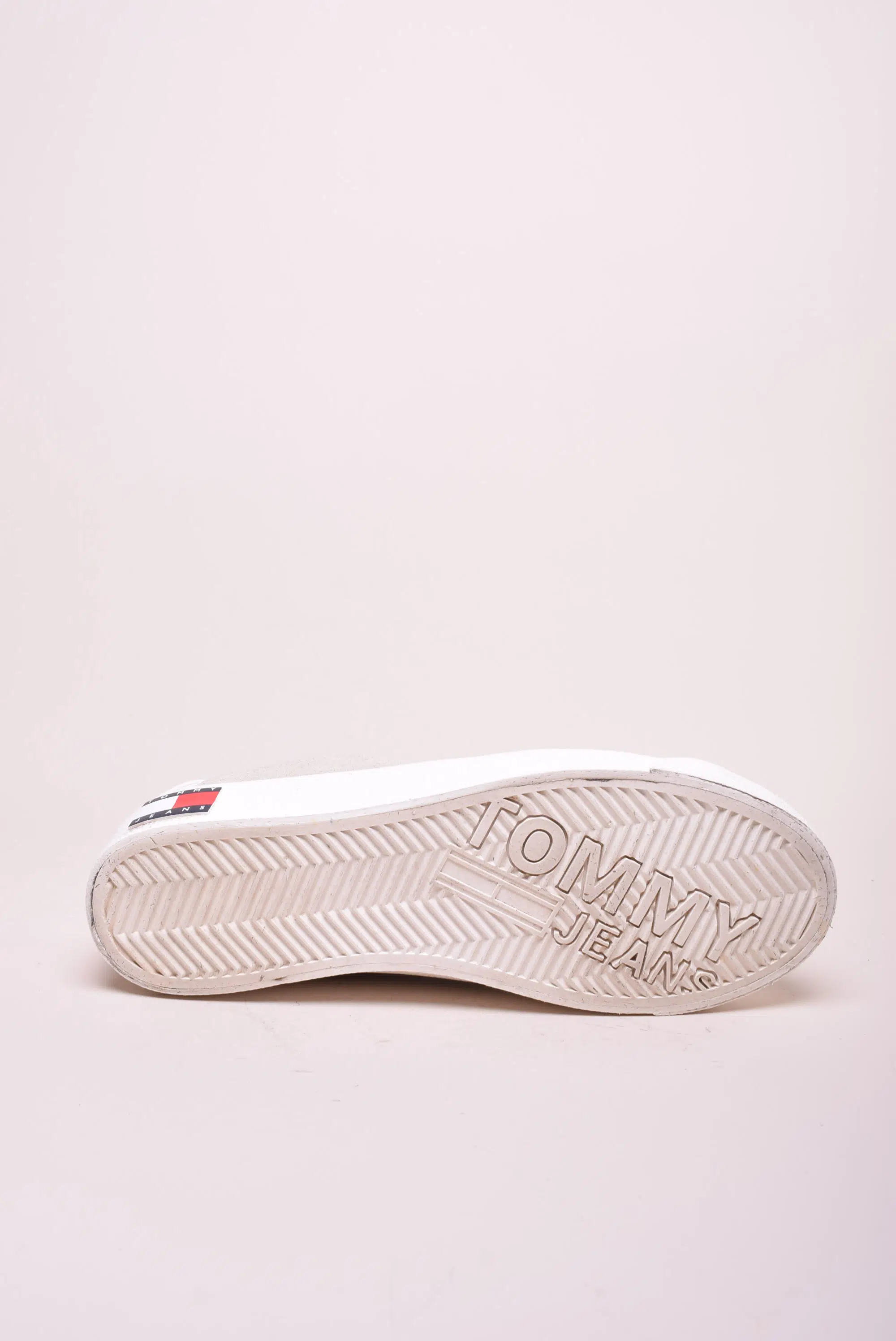 Tenisi dama cu platforma  [1]