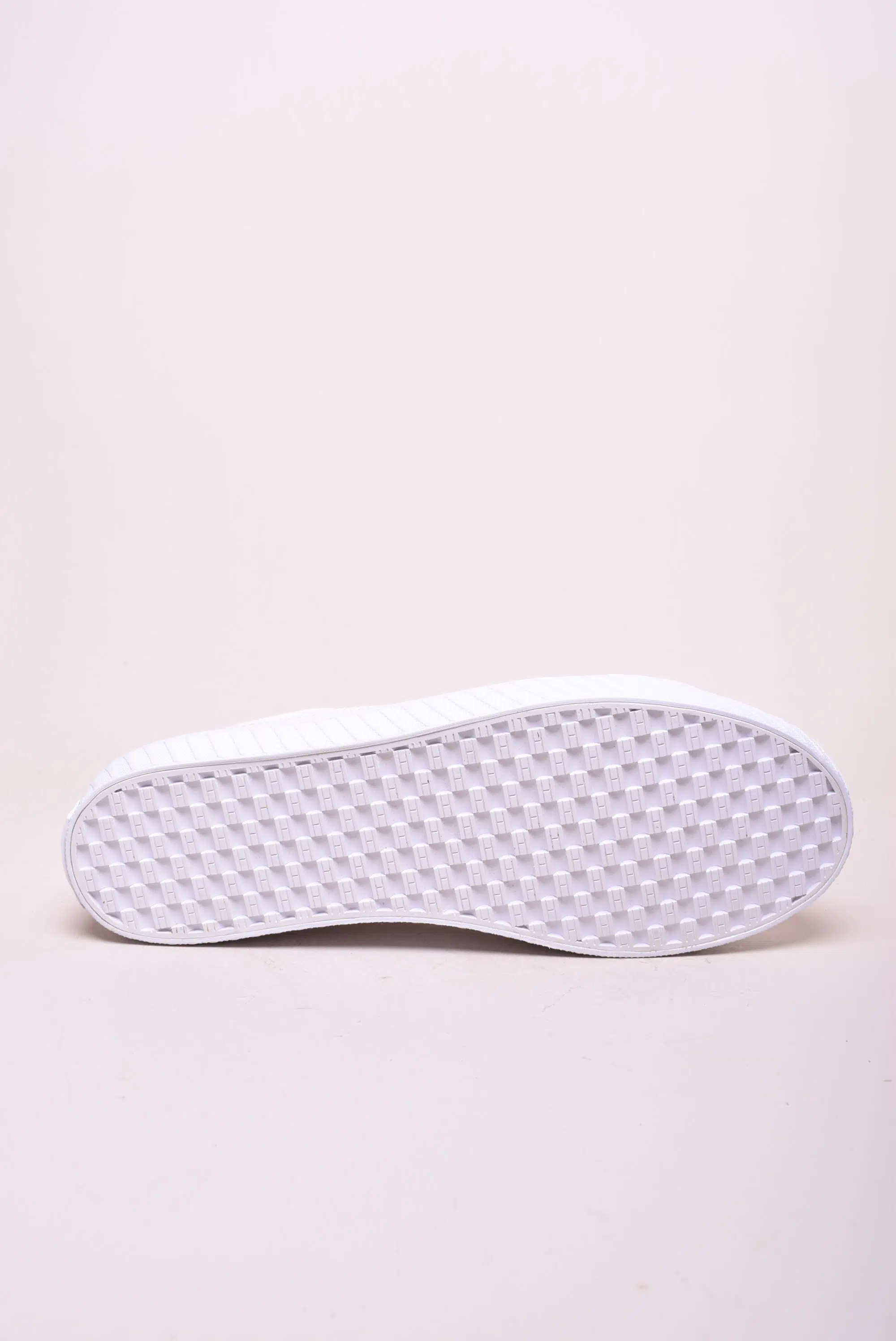 Tenisi dama cu platforma  [1]