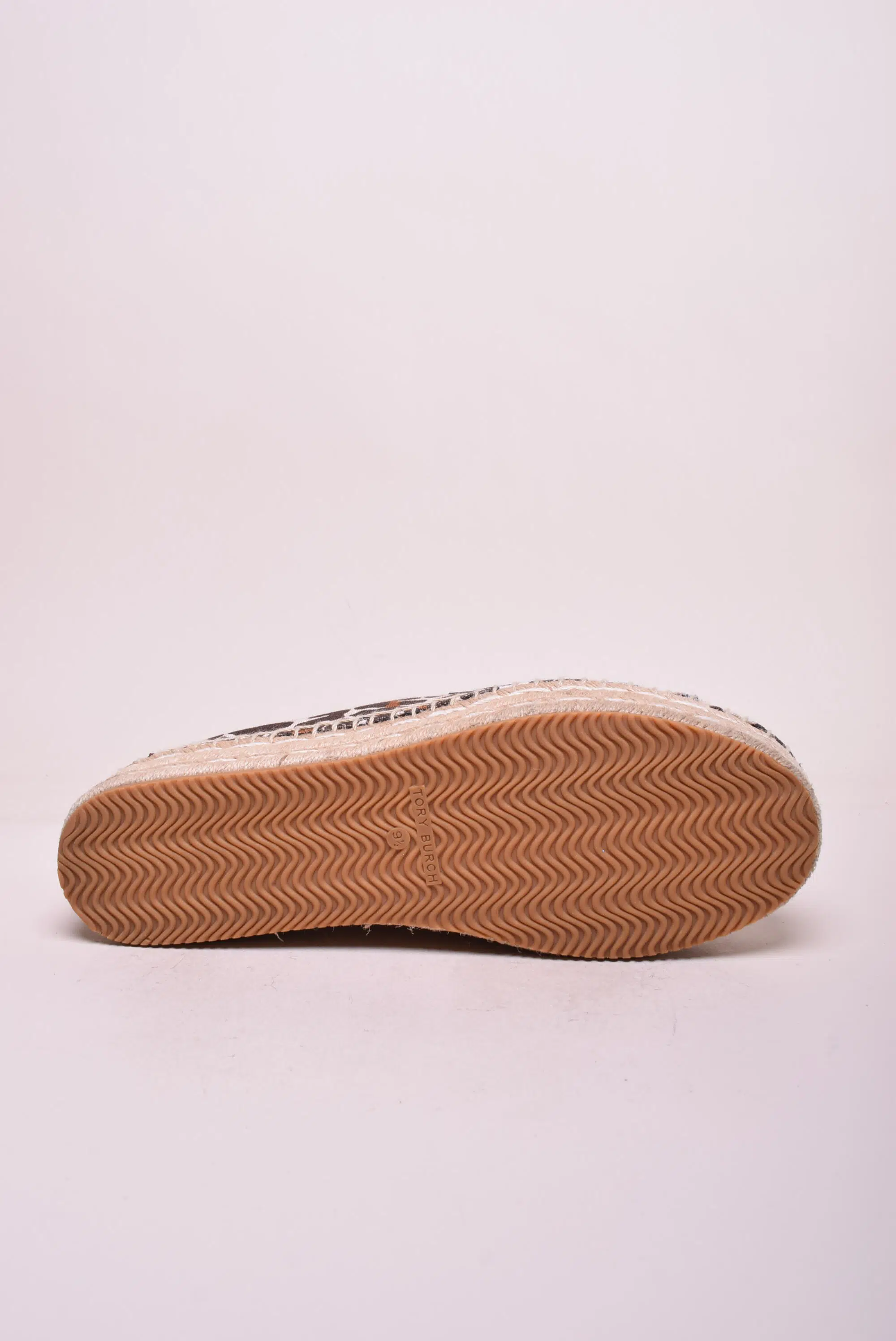 Tenisi dama cu platforma [1]