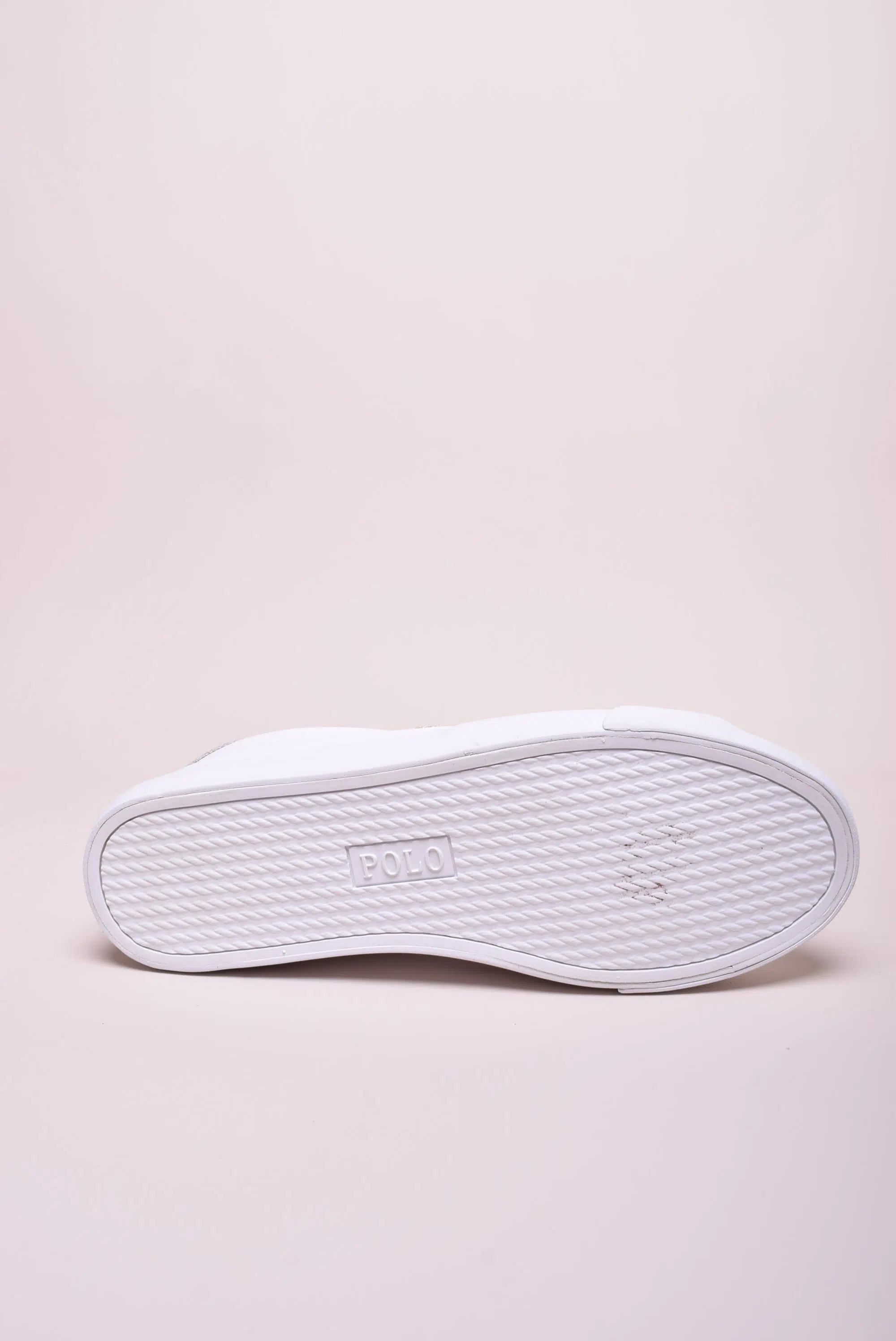 Tenisi dama Theron V [1]