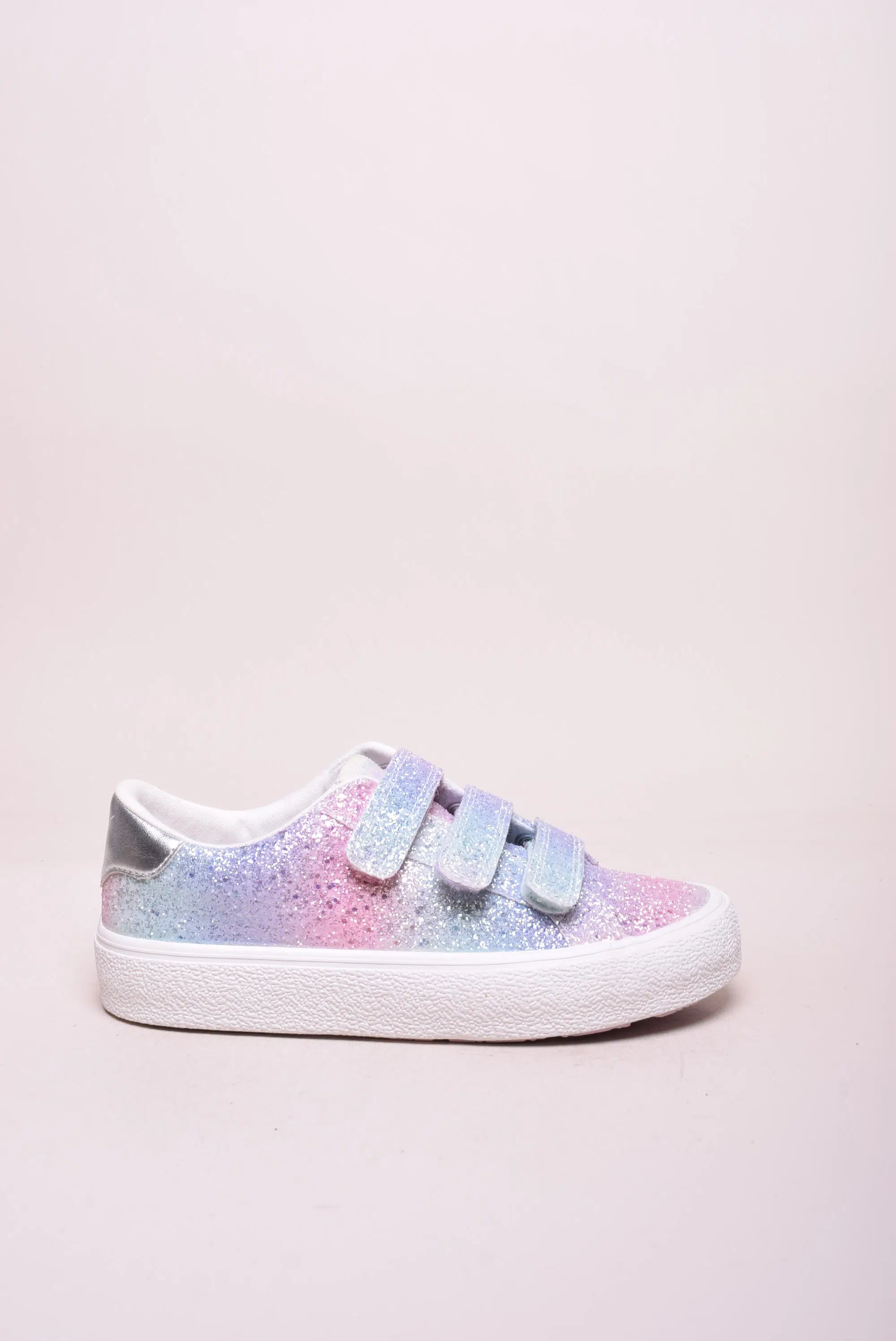 Tenisi fete cu sclipici