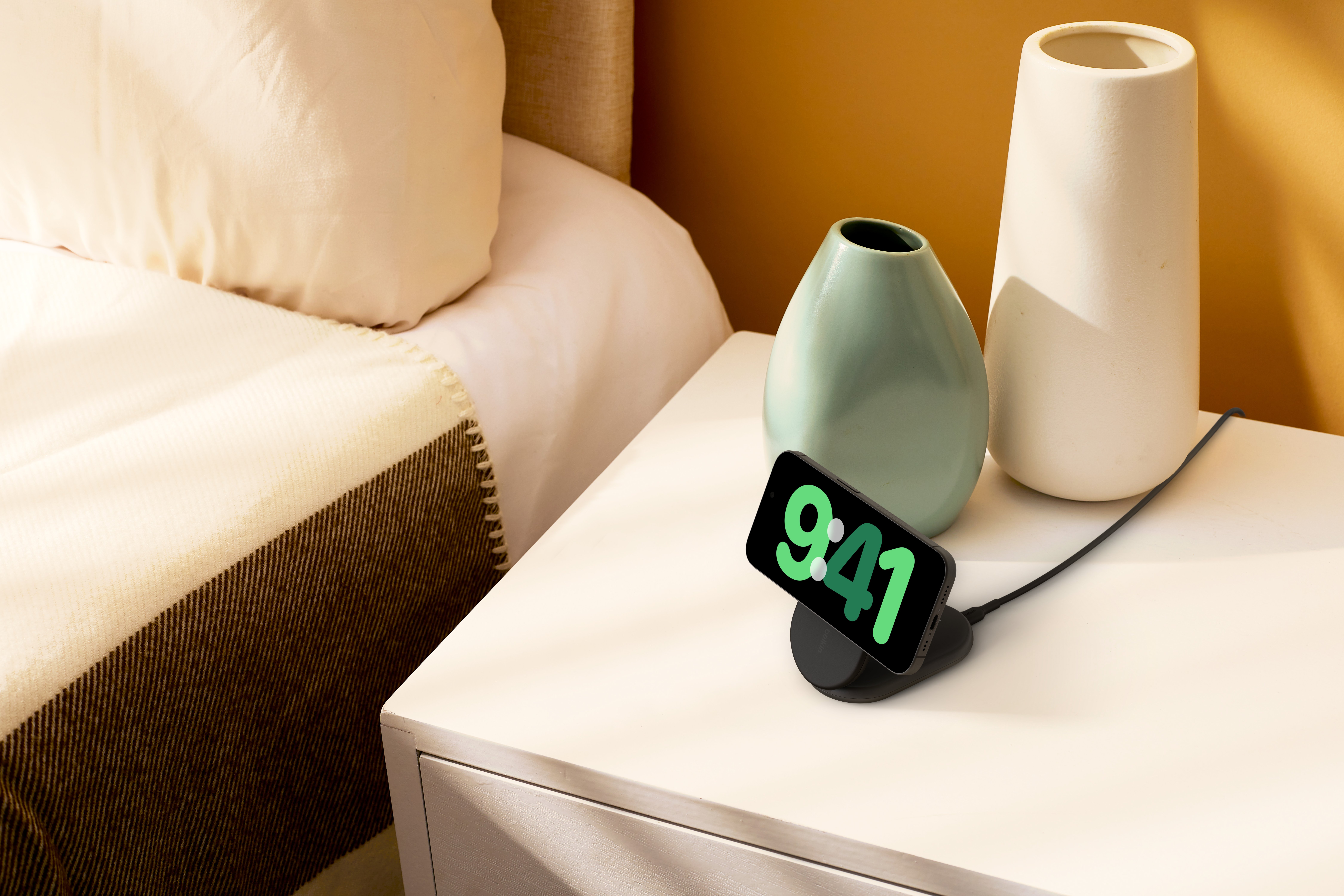 Belkin BOOSTCHARGE Qi2 15w Magnetic Stand - Black [5]